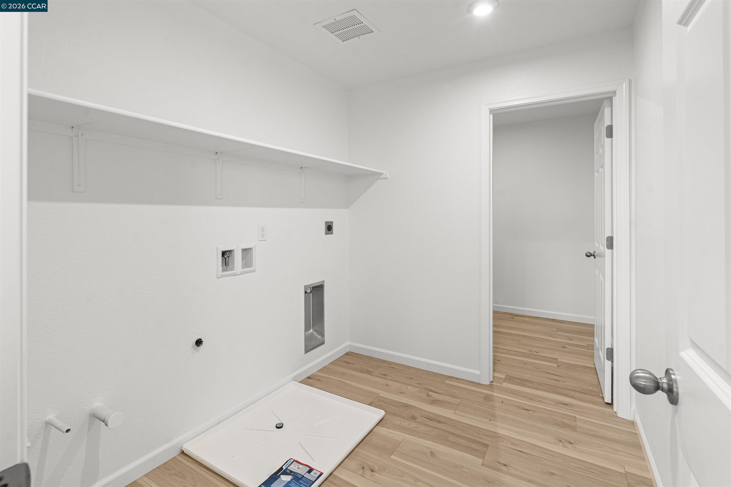 Detail Gallery Image 15 of 38 For 953 Arneis Ave, Manteca,  CA 95337 - 4 Beds | 3 Baths