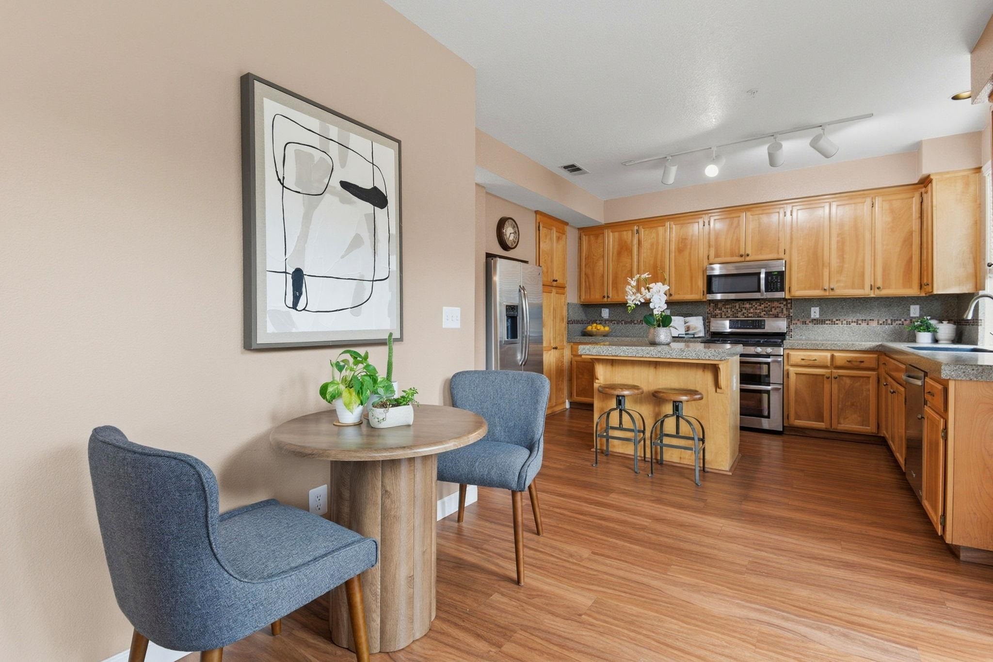 Detail Gallery Image 13 of 46 For 6189 Fieldstone Dr, Livermore,  CA 94551 - 4 Beds | 2/1 Baths