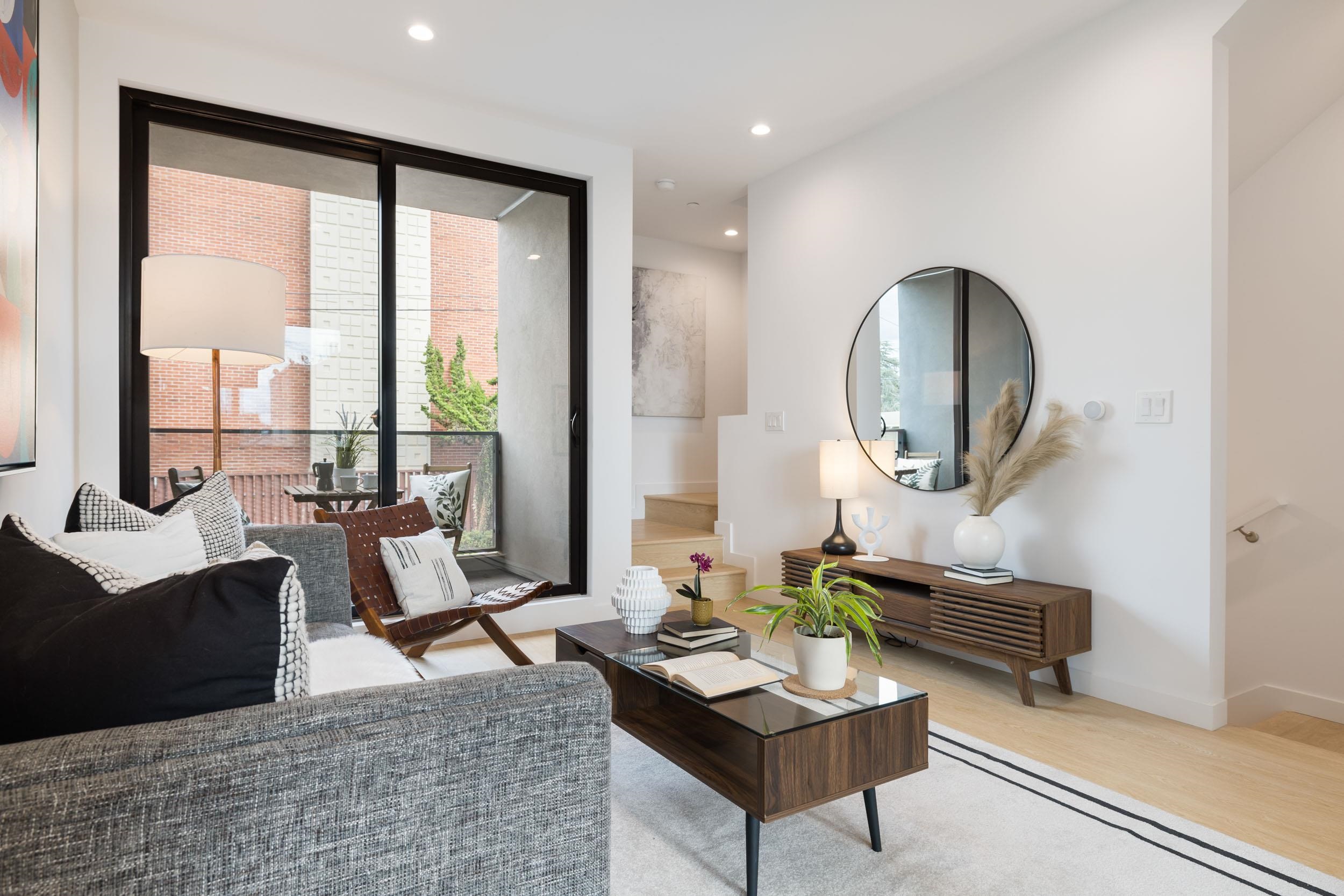 Detail Gallery Image 2 of 34 For 1233 Hampel St., Oakland,  CA 94602 - 3 Beds | 2 Baths