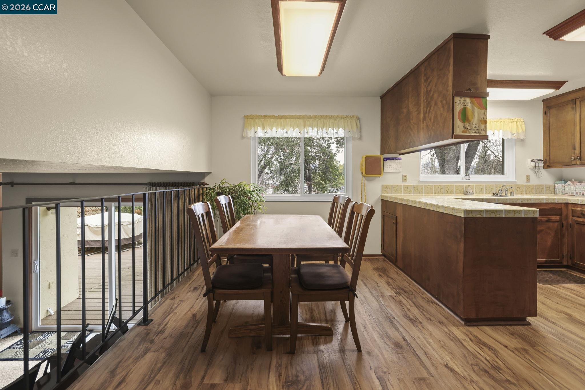 Detail Gallery Image 13 of 31 For 61 Banbridge Pl, Pleasant Hill,  CA 94523 - 4 Beds | 2/1 Baths