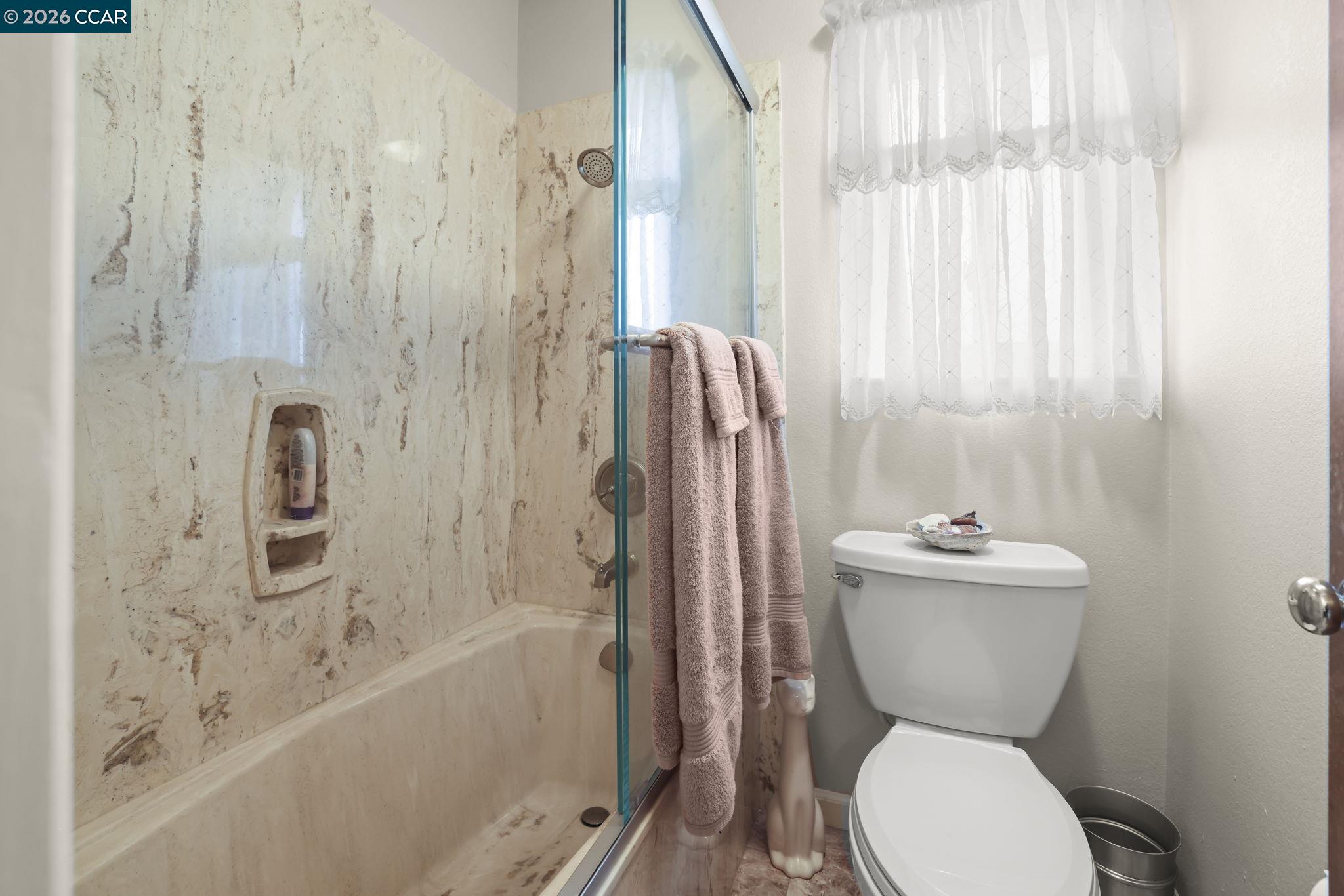 Detail Gallery Image 26 of 31 For 61 Banbridge Pl, Pleasant Hill,  CA 94523 - 4 Beds | 2/1 Baths