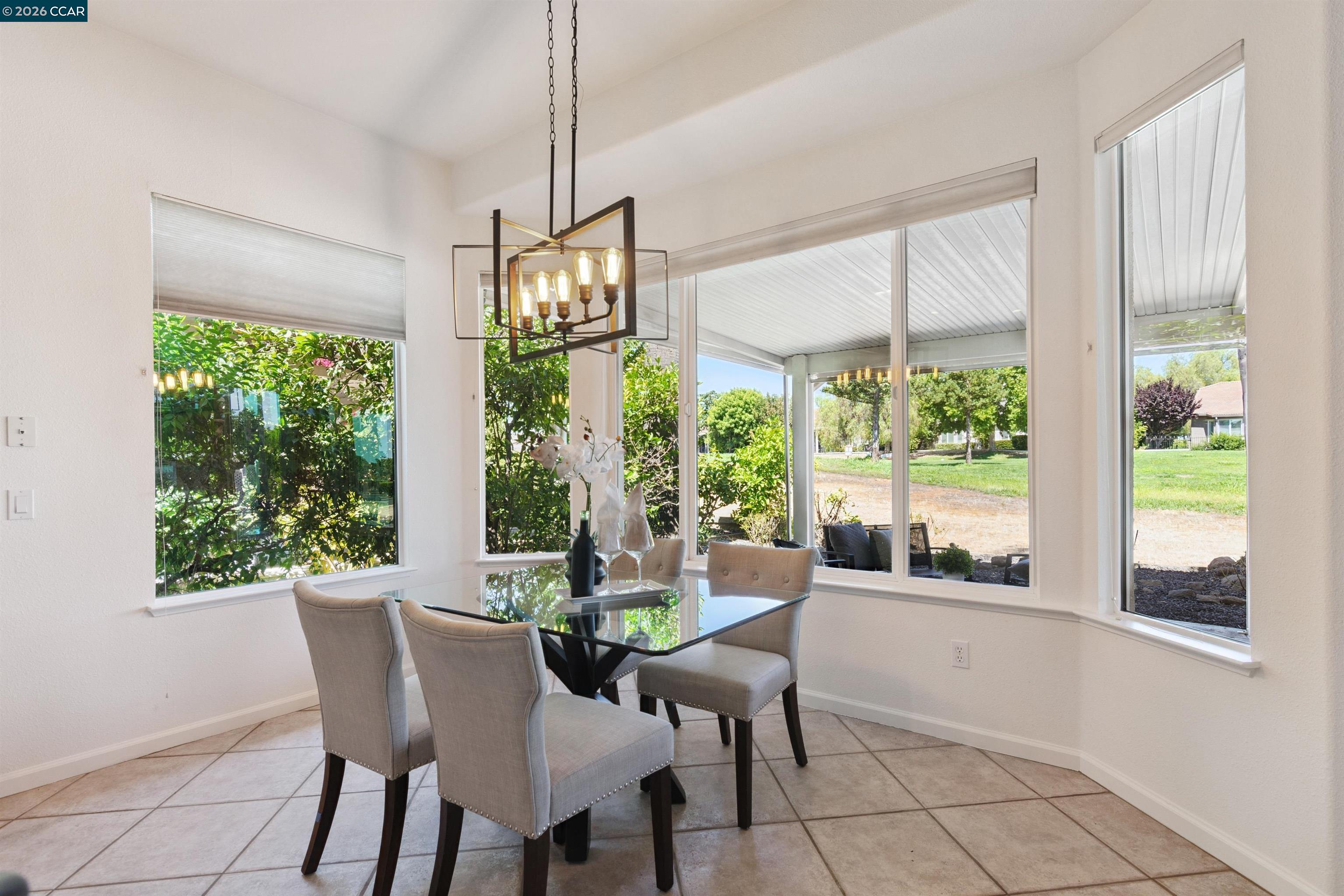 Detail Gallery Image 9 of 39 For 595 Pomona Dr, Brentwood,  CA 94513 - 3 Beds | 2 Baths