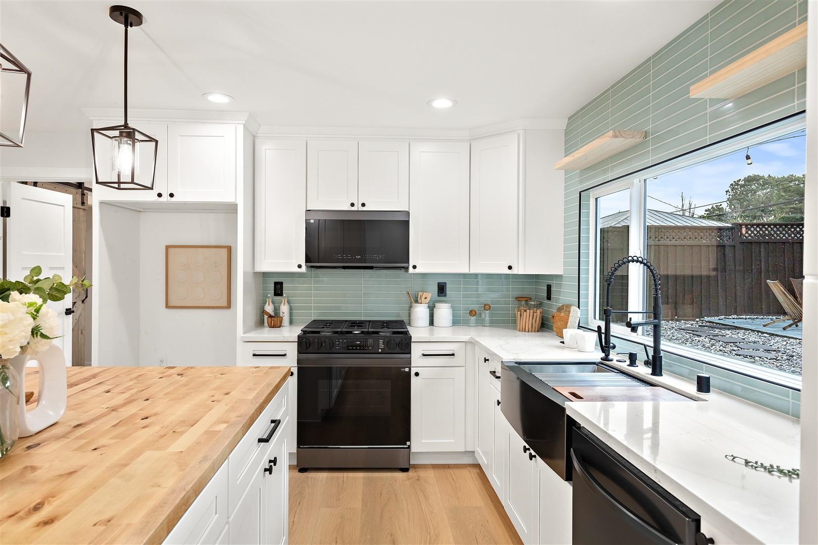 Detail Gallery Image 11 of 54 For 1189 Skylake Ct, Sunnyvale,  CA 94089 - 4 Beds | 3 Baths