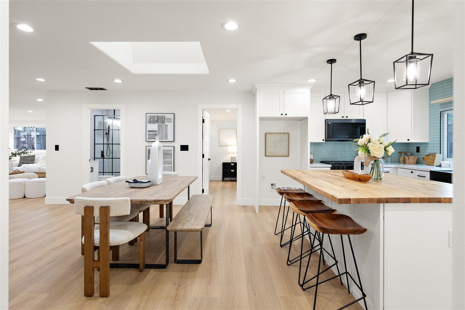 Detail Gallery Image 8 of 54 For 1189 Skylake Ct, Sunnyvale,  CA 94089 - 4 Beds | 3 Baths