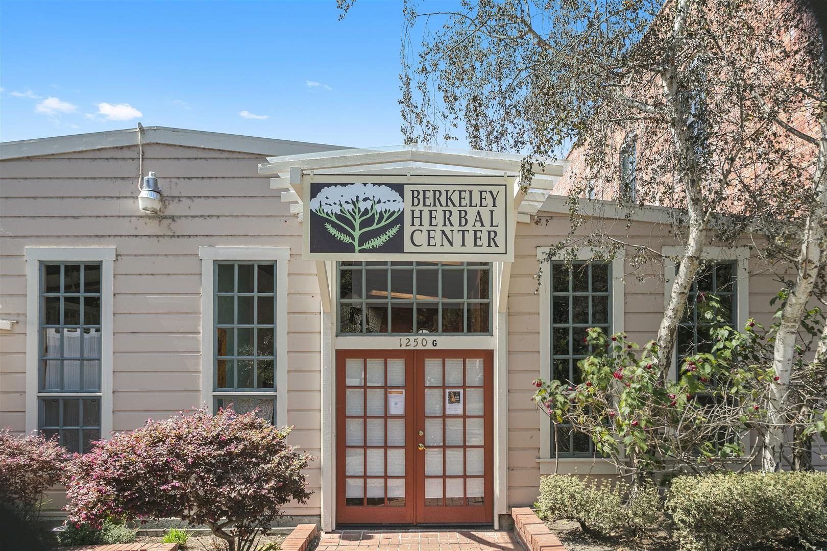 Detail Gallery Image 45 of 60 For 1436 Delaware St, Berkeley,  CA 94702 - 2 Beds | 1 Baths