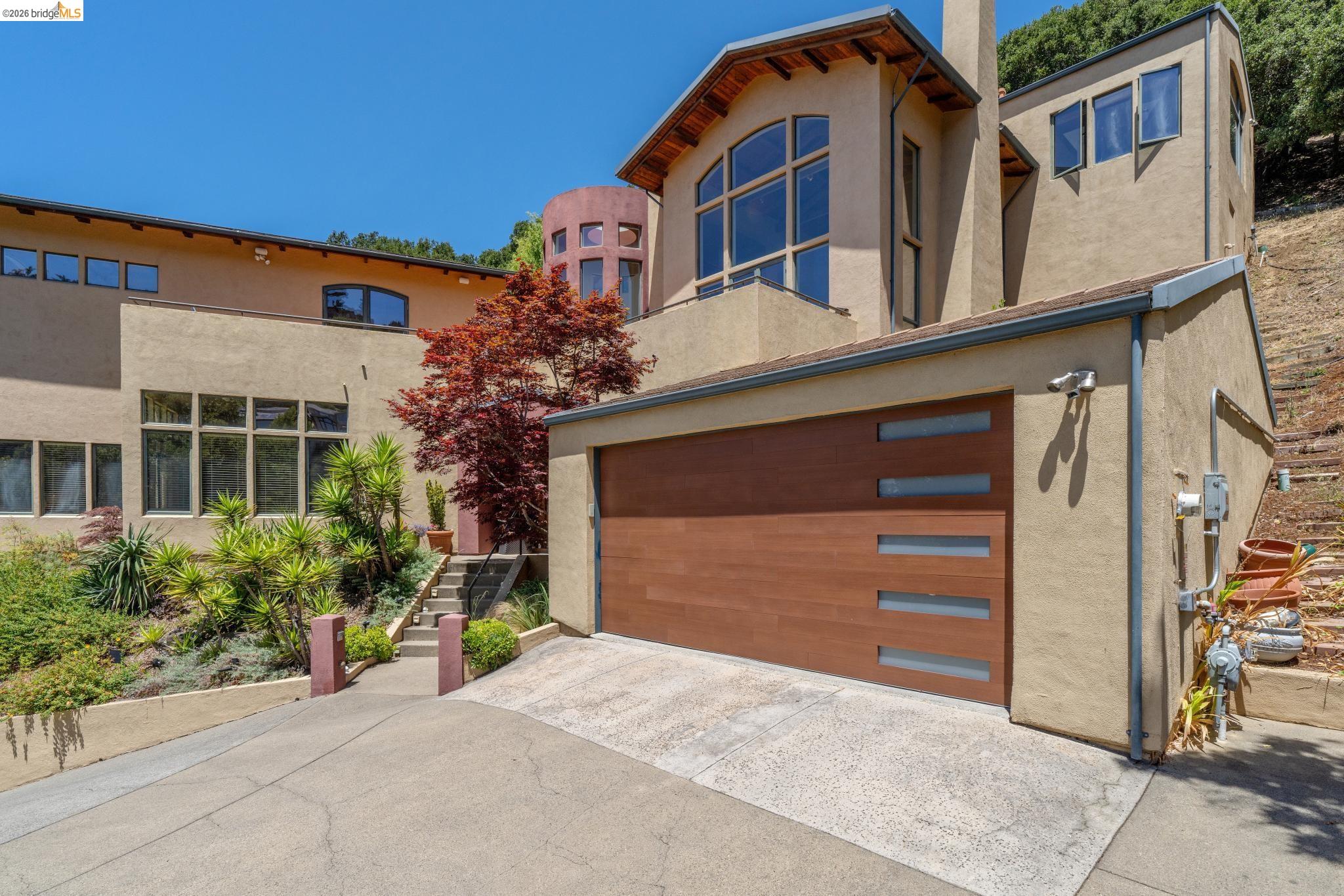 Detail Gallery Image 2 of 55 For 150 Vicente Rd, Berkeley,  CA 94705 - 4 Beds | 3/1 Baths