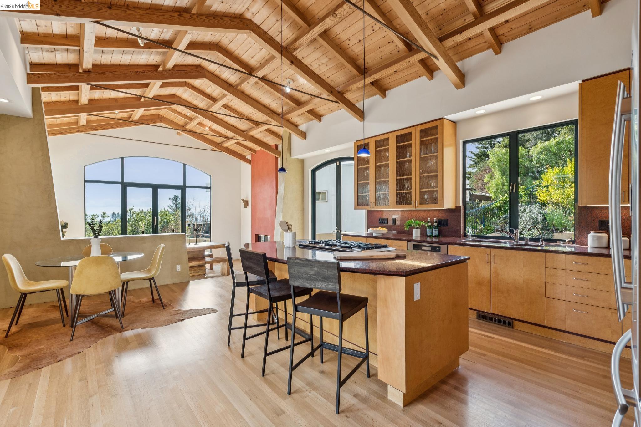 Detail Gallery Image 13 of 55 For 150 Vicente Rd, Berkeley,  CA 94705 - 4 Beds | 3/1 Baths