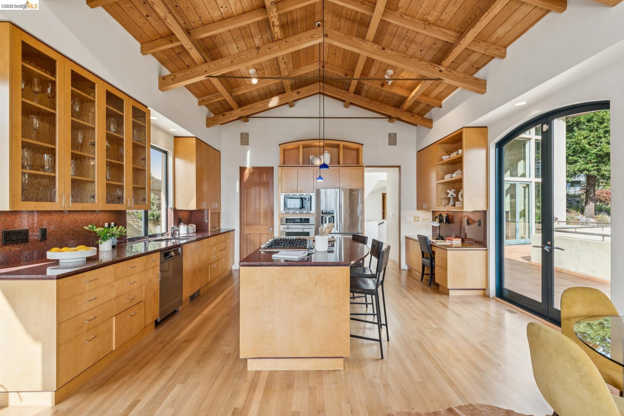 Detail Gallery Image 14 of 55 For 150 Vicente Rd, Berkeley,  CA 94705 - 4 Beds | 3/1 Baths