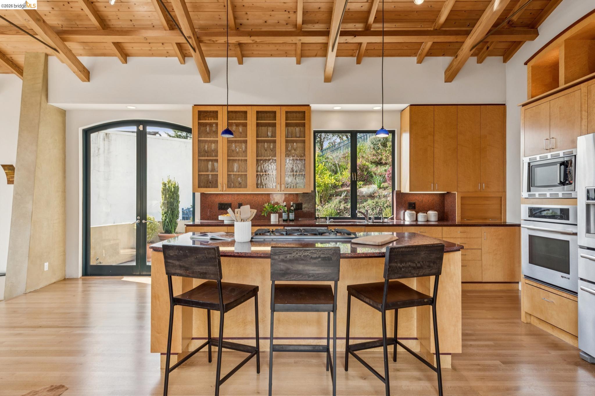 Detail Gallery Image 16 of 55 For 150 Vicente Rd, Berkeley,  CA 94705 - 4 Beds | 3/1 Baths