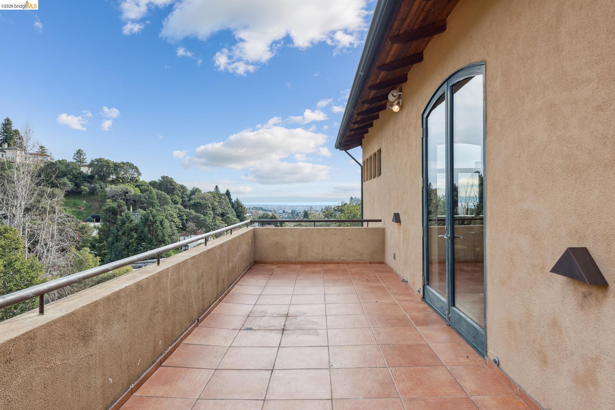 Detail Gallery Image 19 of 55 For 150 Vicente Rd, Berkeley,  CA 94705 - 4 Beds | 3/1 Baths