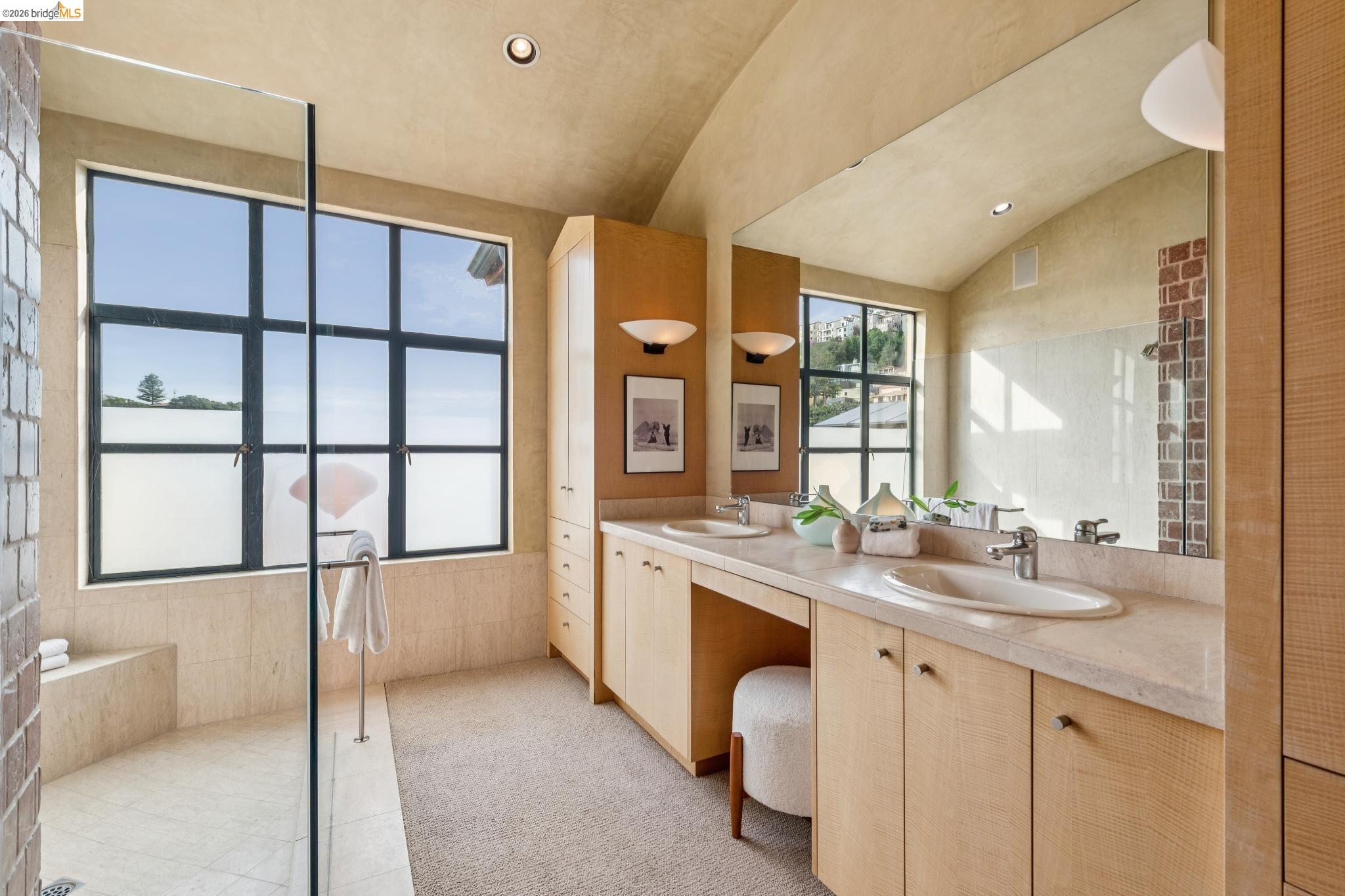 Detail Gallery Image 31 of 55 For 150 Vicente Rd, Berkeley,  CA 94705 - 4 Beds | 3/1 Baths