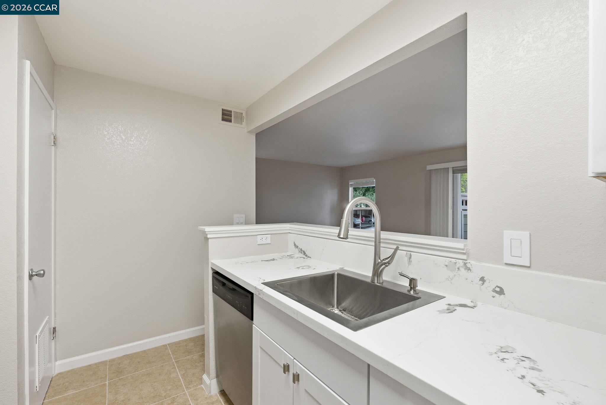 Photo #6: 41123924 Listing: Photo #6