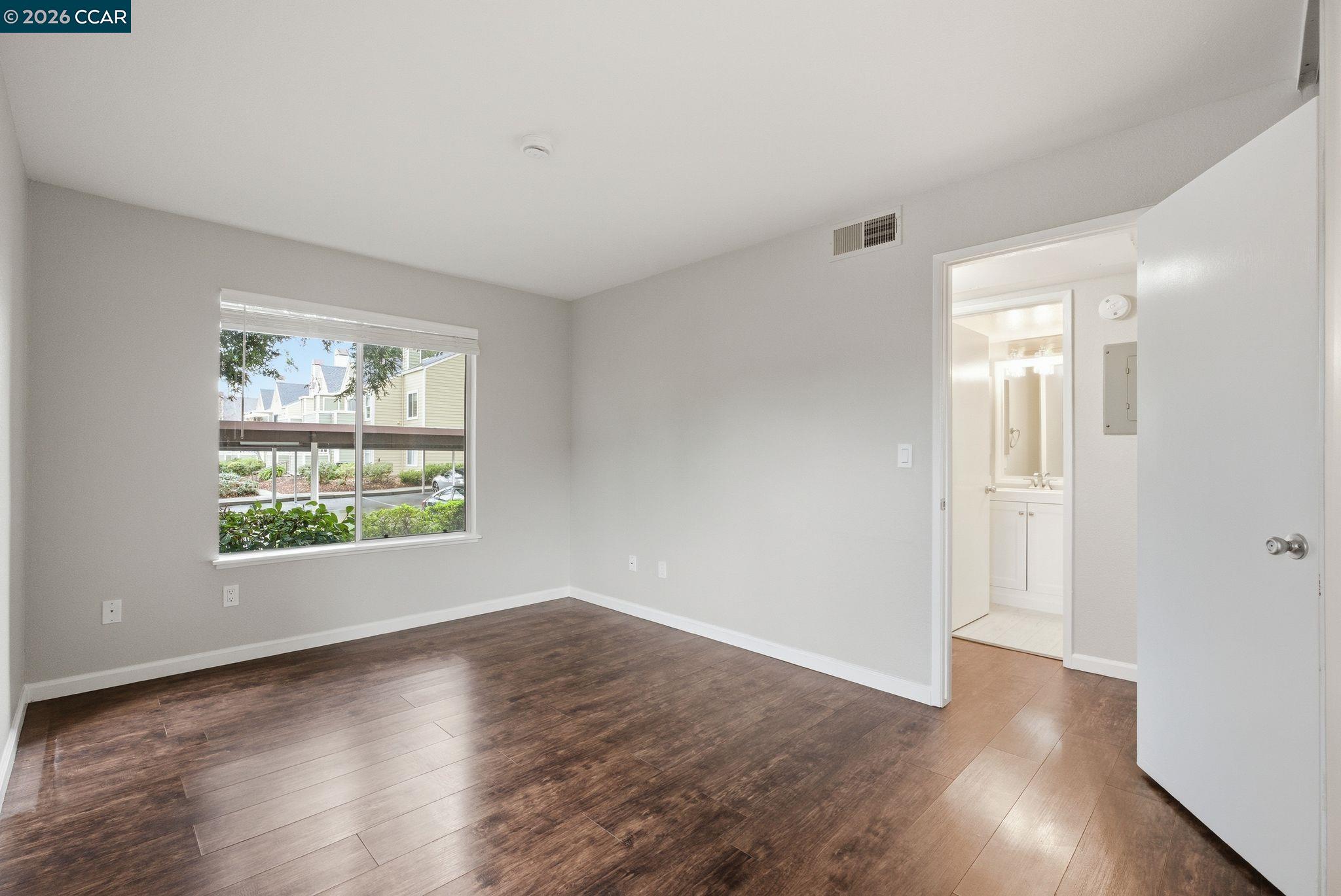 Photo #15: 41123924 Listing: Photo #15