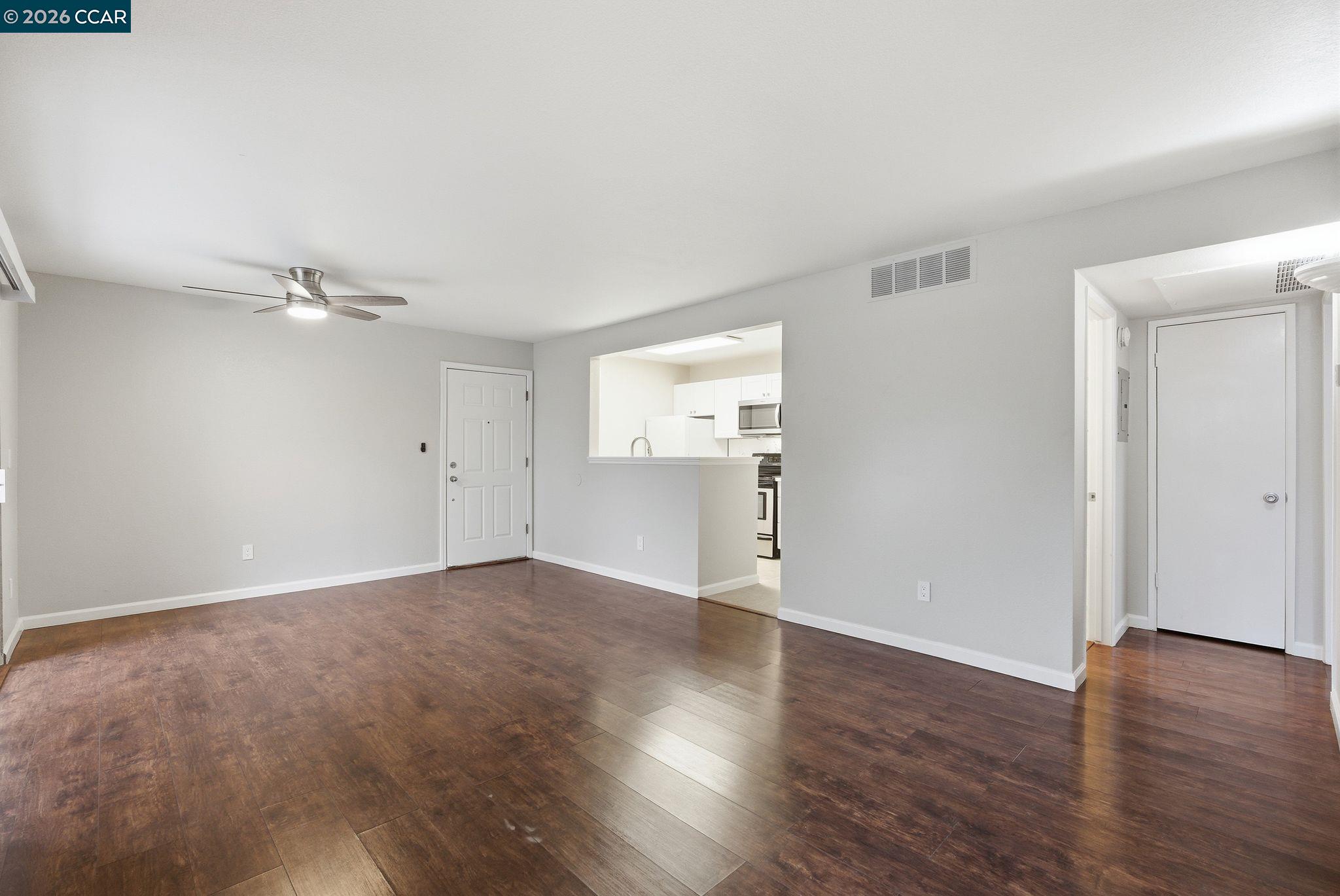 Photo #4: 41123924 Listing: Photo #4