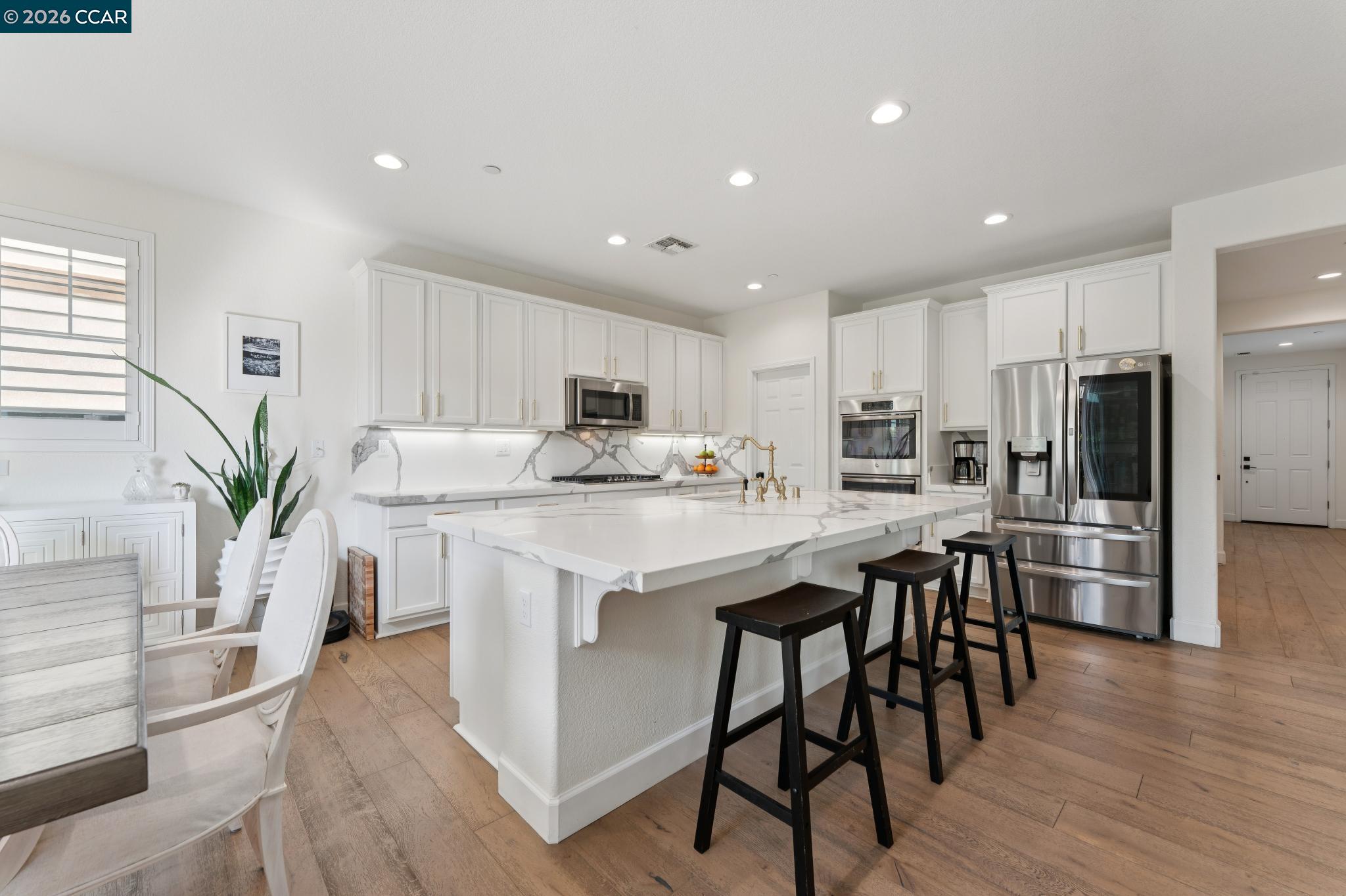 Detail Gallery Image 11 of 60 For 1226 Sierra Trail Rd, Oakley,  CA 94561 - 5 Beds | 3/1 Baths