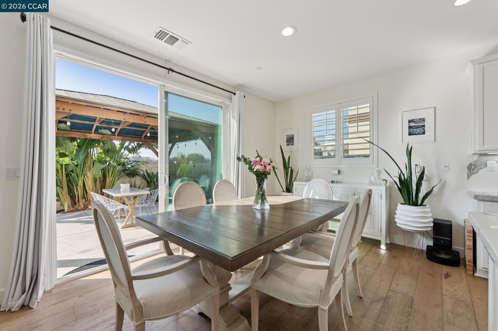 Detail Gallery Image 16 of 60 For 1226 Sierra Trail Rd, Oakley,  CA 94561 - 5 Beds | 3/1 Baths