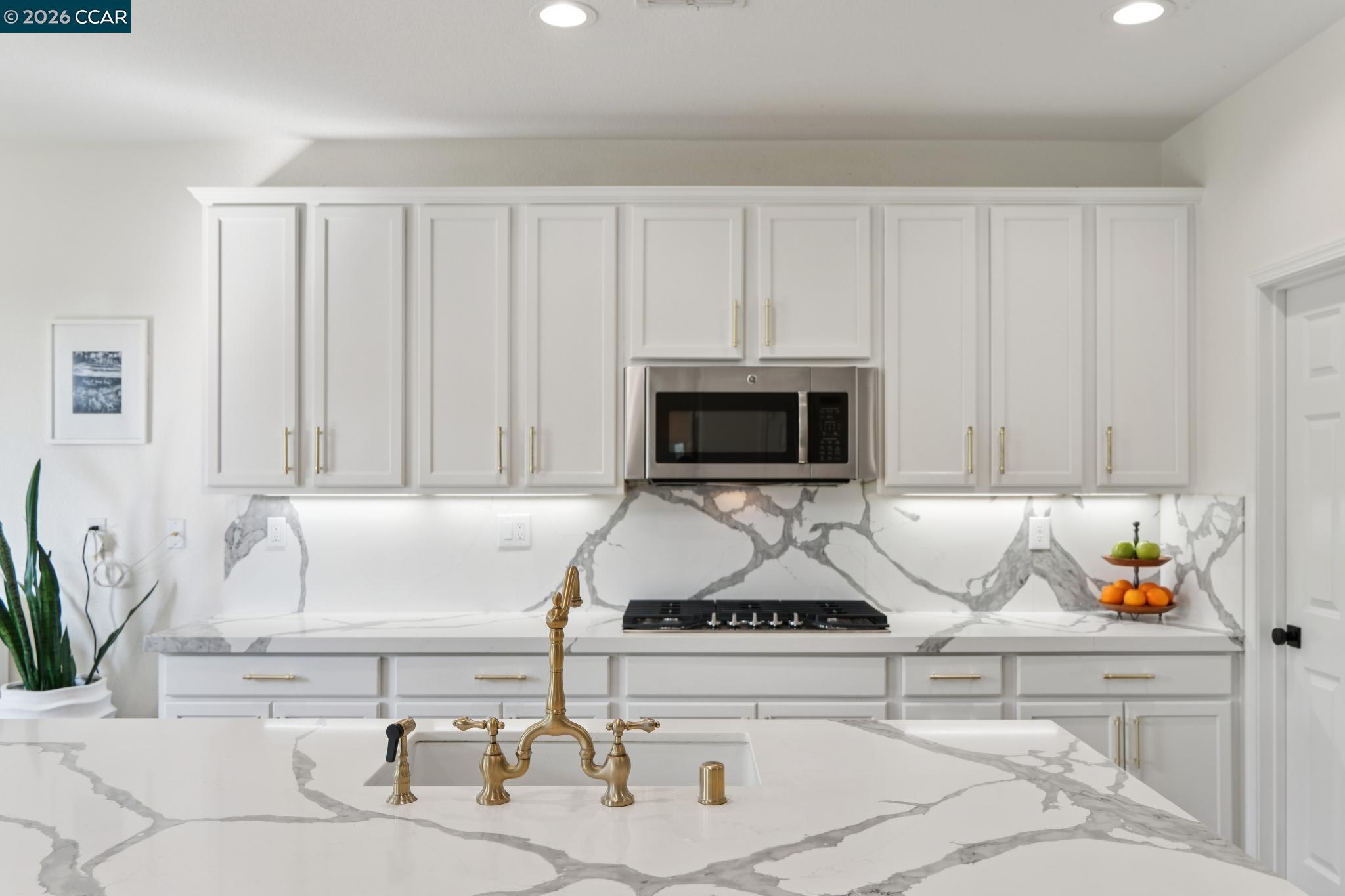 Detail Gallery Image 10 of 60 For 1226 Sierra Trail Rd, Oakley,  CA 94561 - 5 Beds | 3/1 Baths