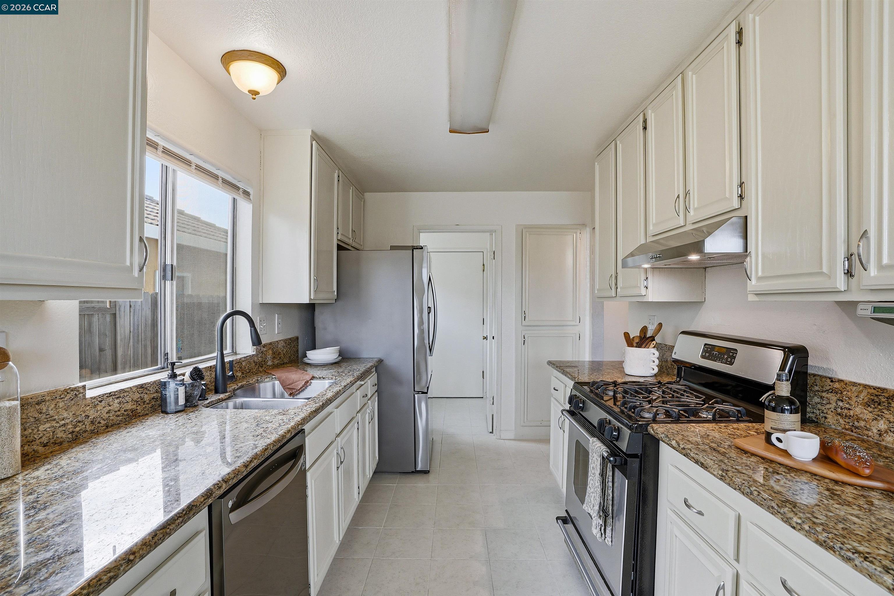 Detail Gallery Image 14 of 43 For 1132 Courtland Ct, Fairfield,  CA 94534 - 4 Beds | 3/1 Baths