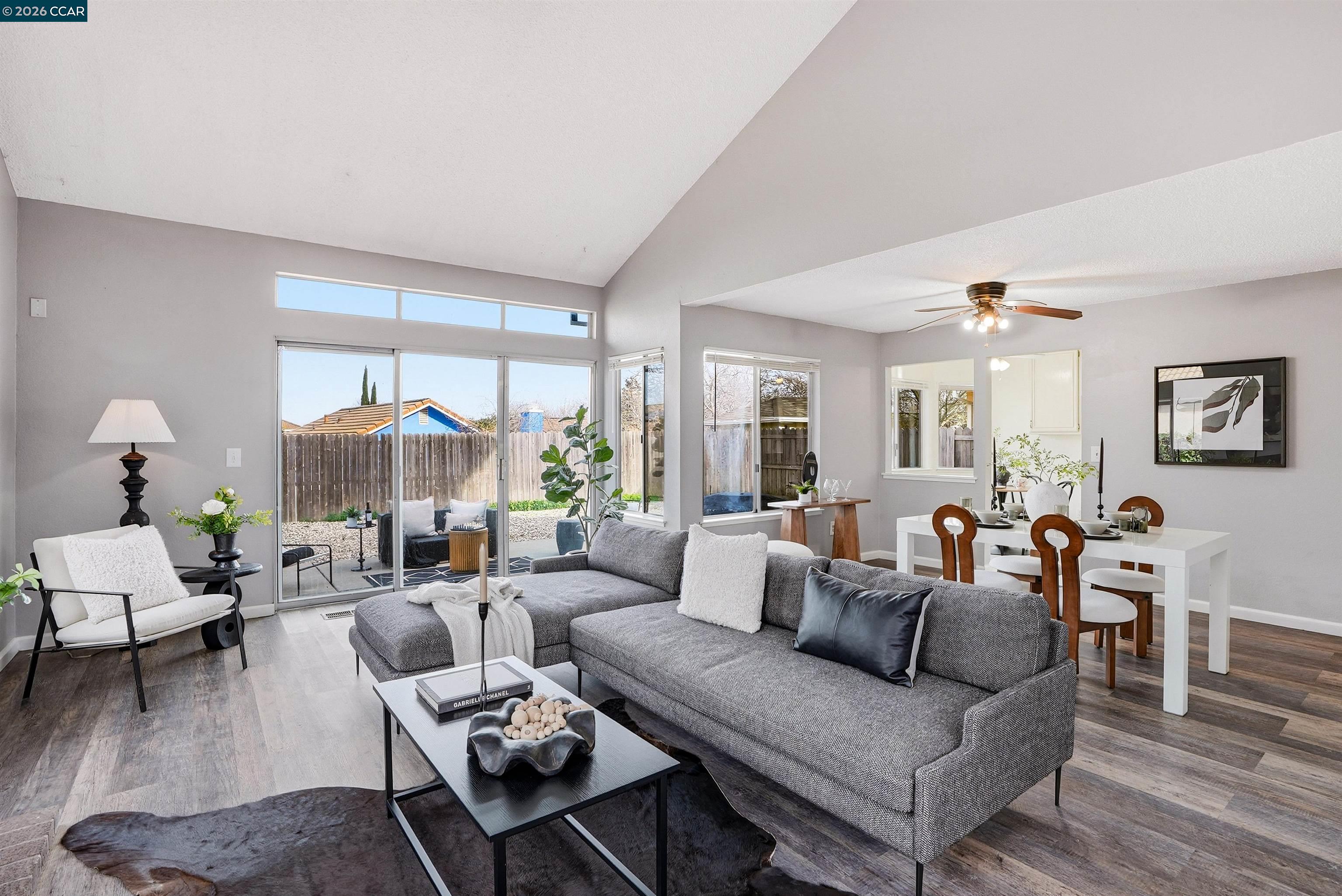 Detail Gallery Image 8 of 43 For 1132 Courtland Ct, Fairfield,  CA 94534 - 4 Beds | 3/1 Baths