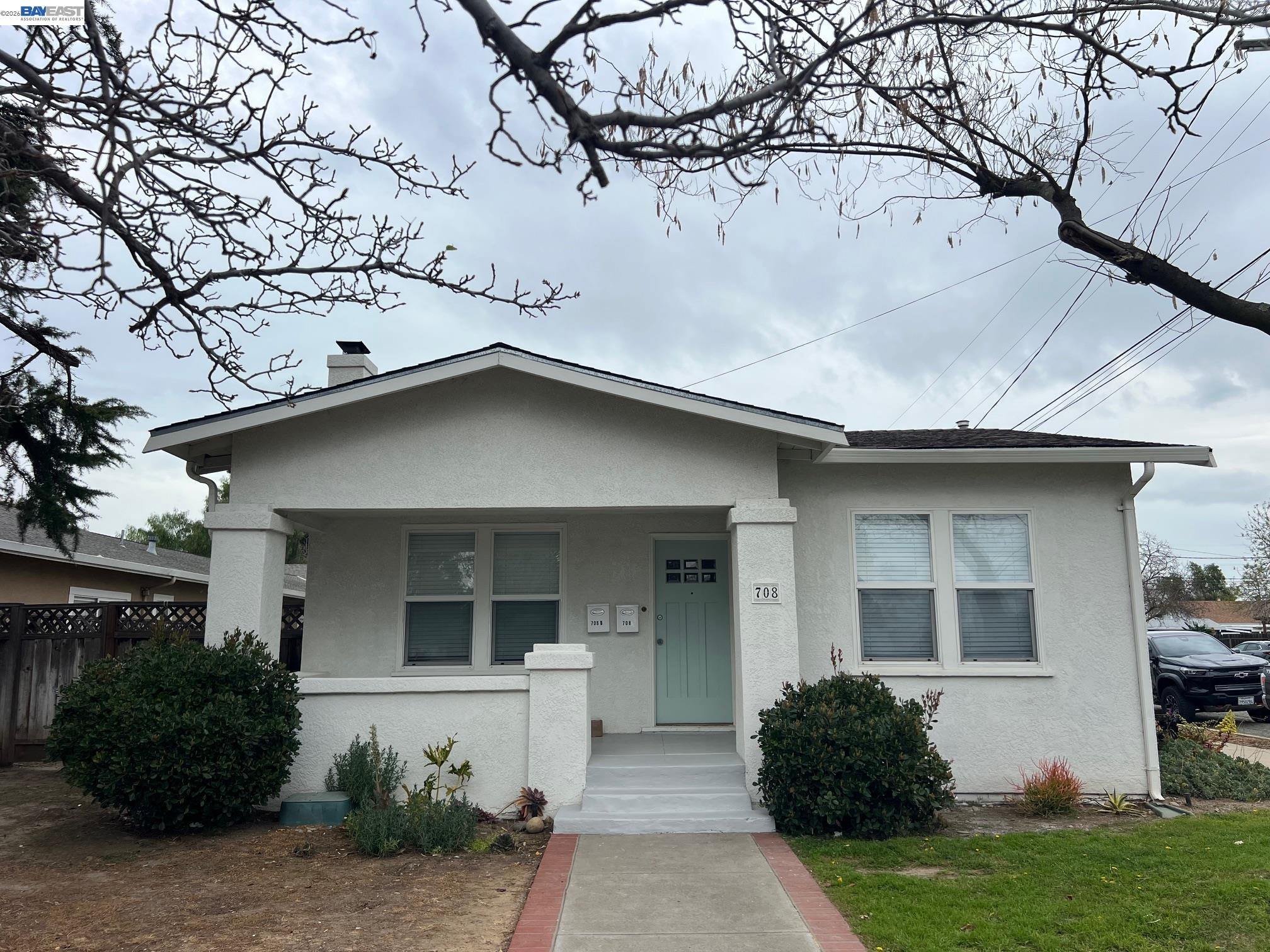 Detail Gallery Image 2 of 56 For 708 N L St, Livermore,  CA 94551 - 3 Beds | 1 Baths