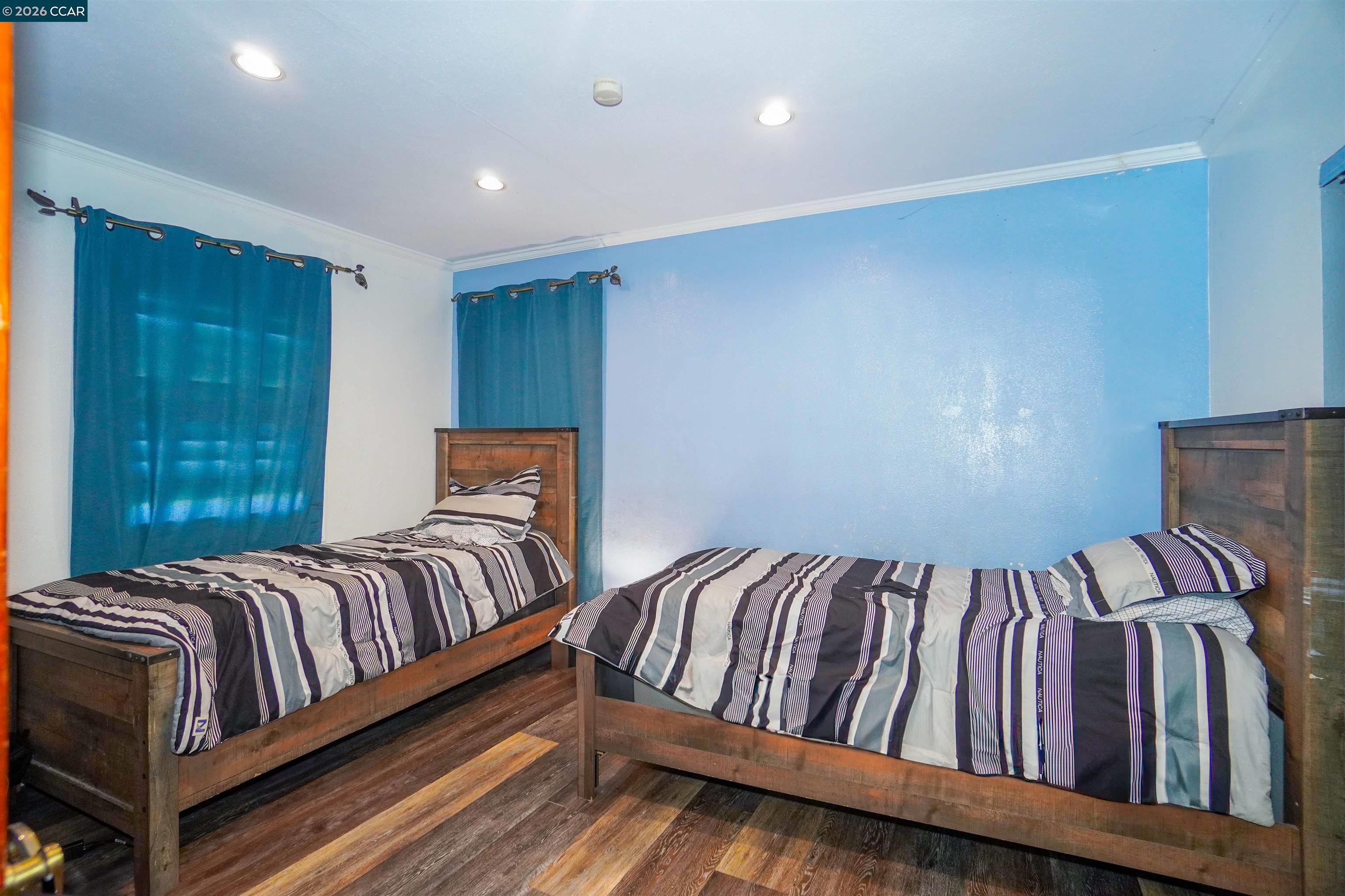 Detail Gallery Image 15 of 31 For 2614 Manhattan Beach Blvd, Redondo Beach,  CA 90278 - 4 Beds | 3 Baths