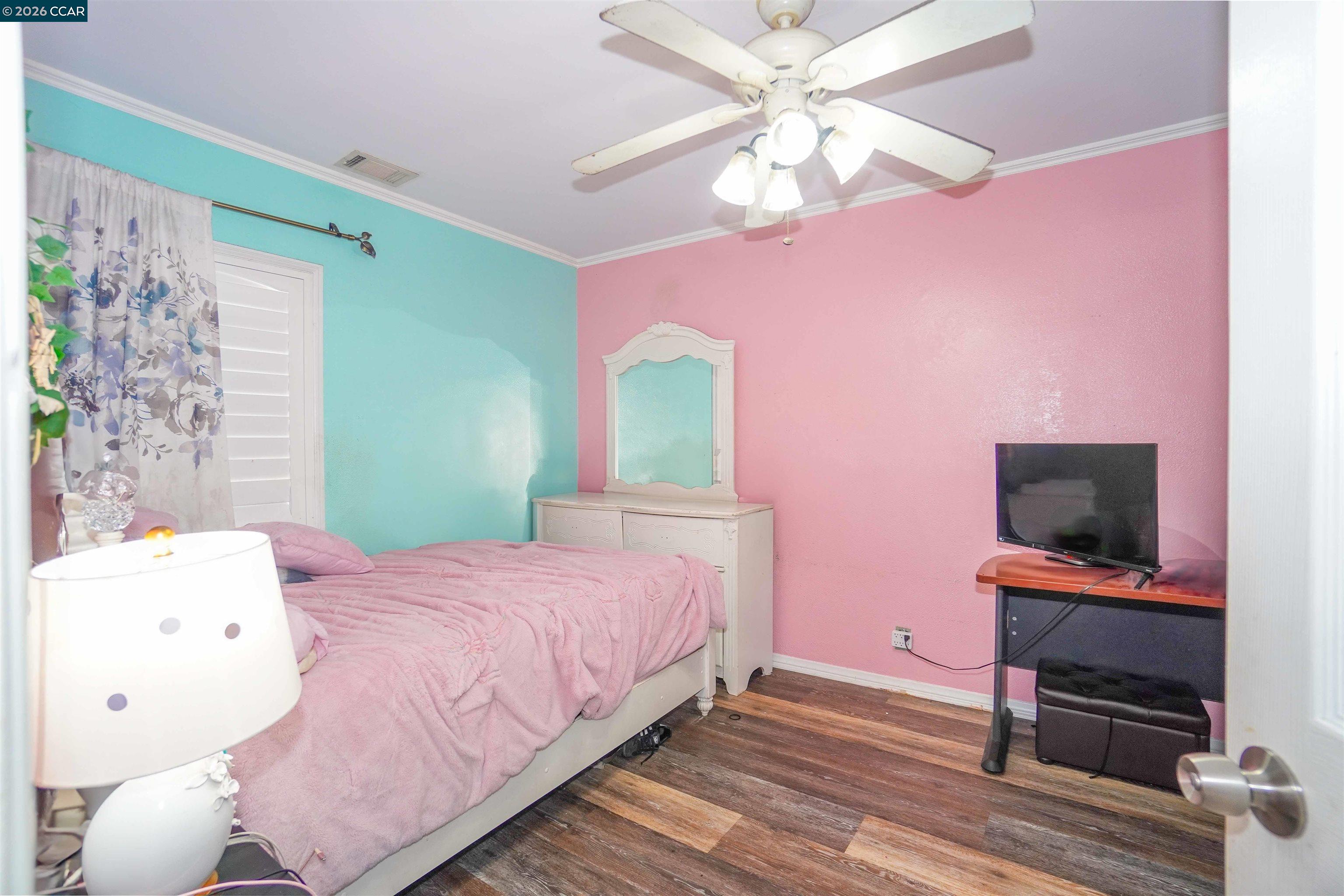 Detail Gallery Image 17 of 31 For 2614 Manhattan Beach Blvd, Redondo Beach,  CA 90278 - 4 Beds | 3 Baths