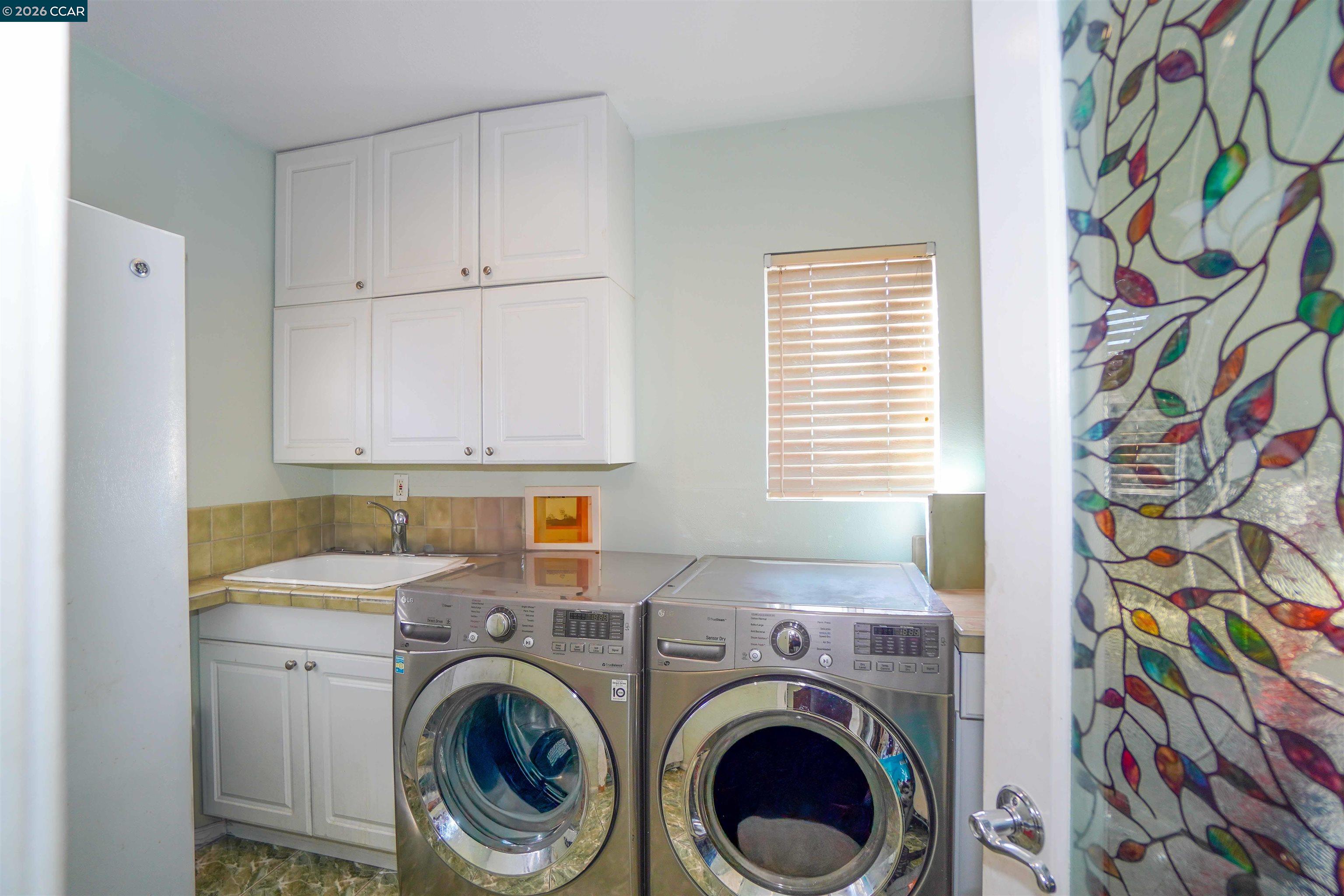 Detail Gallery Image 19 of 31 For 2614 Manhattan Beach Blvd, Redondo Beach,  CA 90278 - 4 Beds | 3 Baths