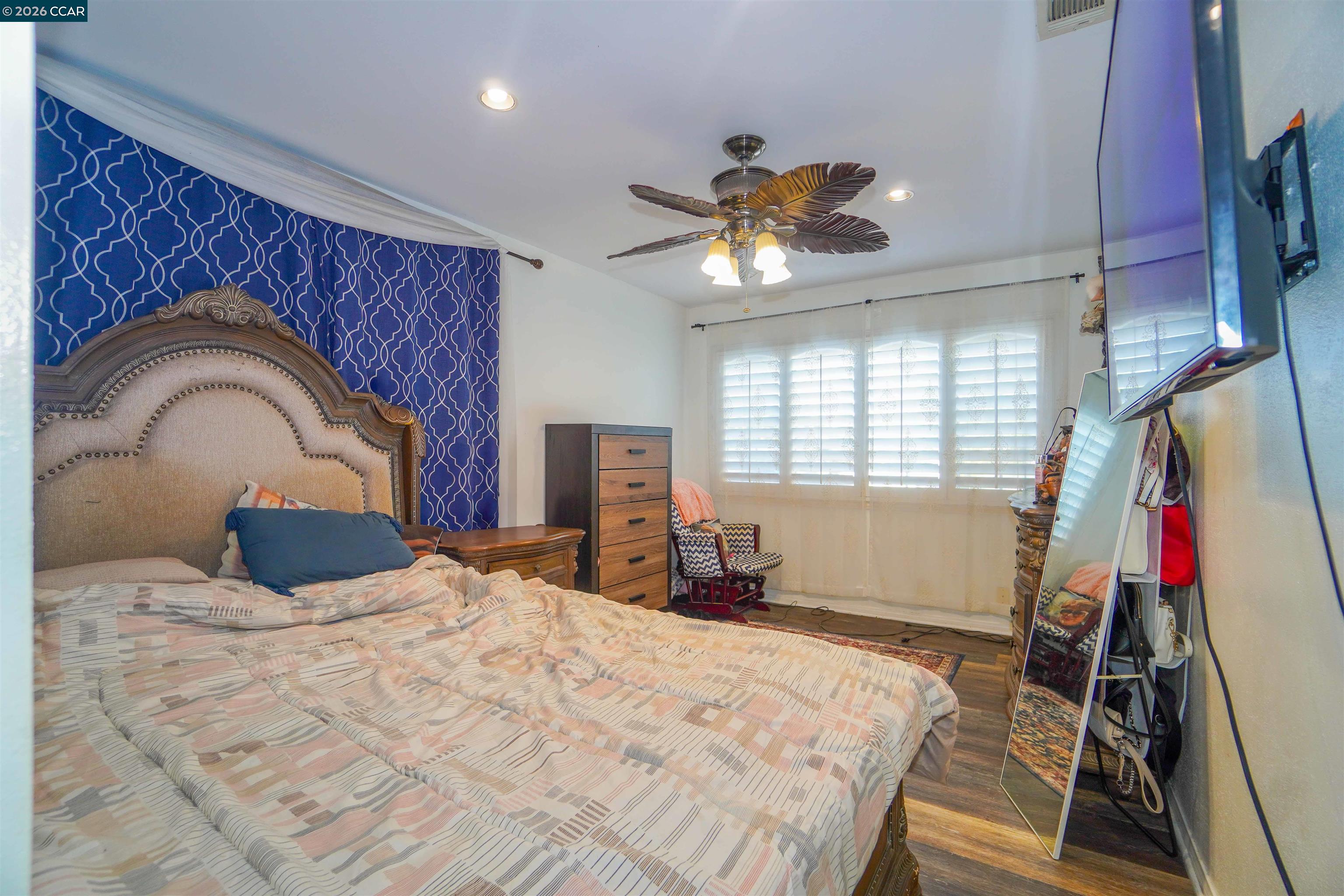 Detail Gallery Image 21 of 31 For 2614 Manhattan Beach Blvd, Redondo Beach,  CA 90278 - 4 Beds | 3 Baths