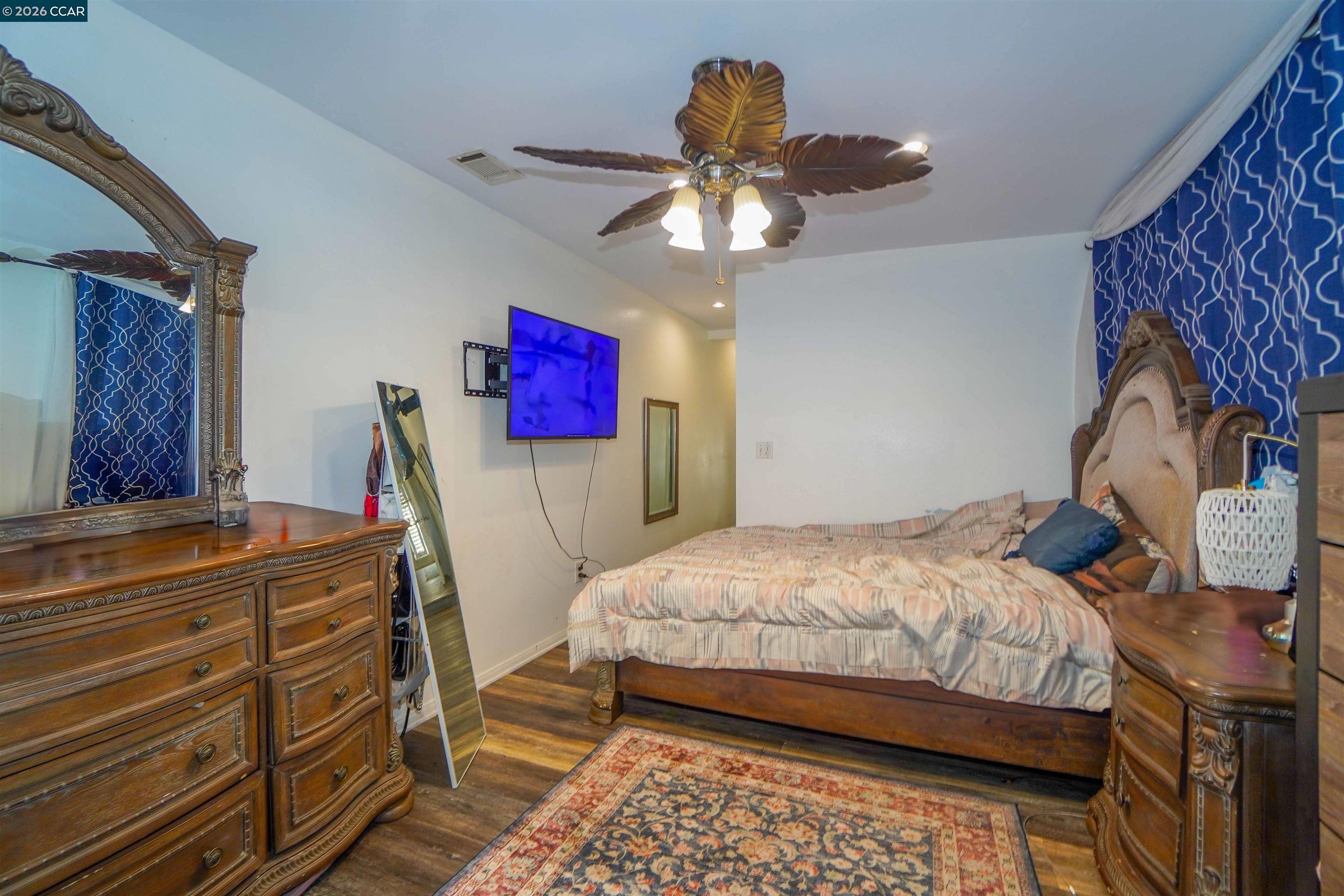 Detail Gallery Image 22 of 31 For 2614 Manhattan Beach Blvd, Redondo Beach,  CA 90278 - 4 Beds | 3 Baths