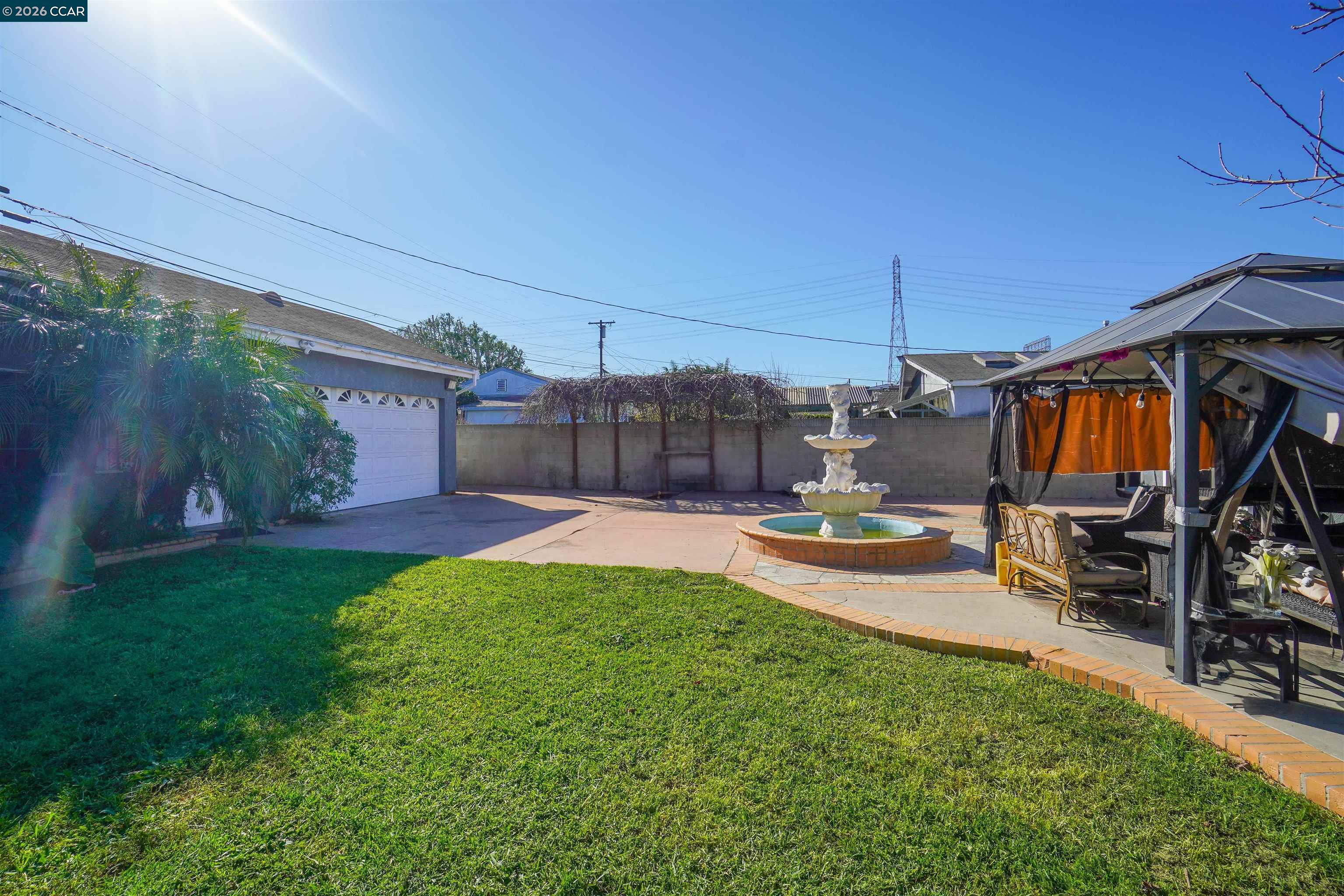 Detail Gallery Image 26 of 31 For 2614 Manhattan Beach Blvd, Redondo Beach,  CA 90278 - 4 Beds | 3 Baths