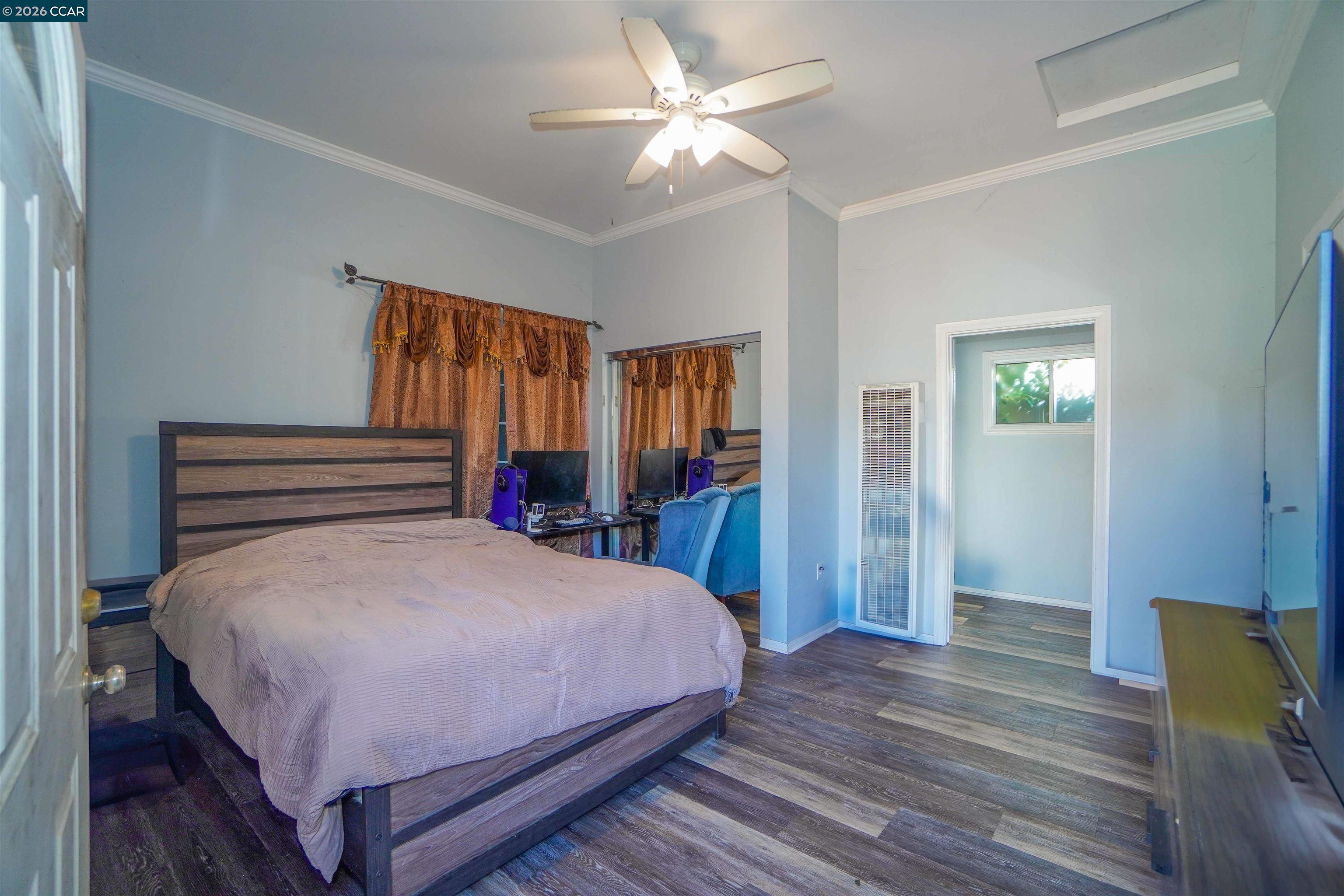 Detail Gallery Image 29 of 31 For 2614 Manhattan Beach Blvd, Redondo Beach,  CA 90278 - 4 Beds | 3 Baths