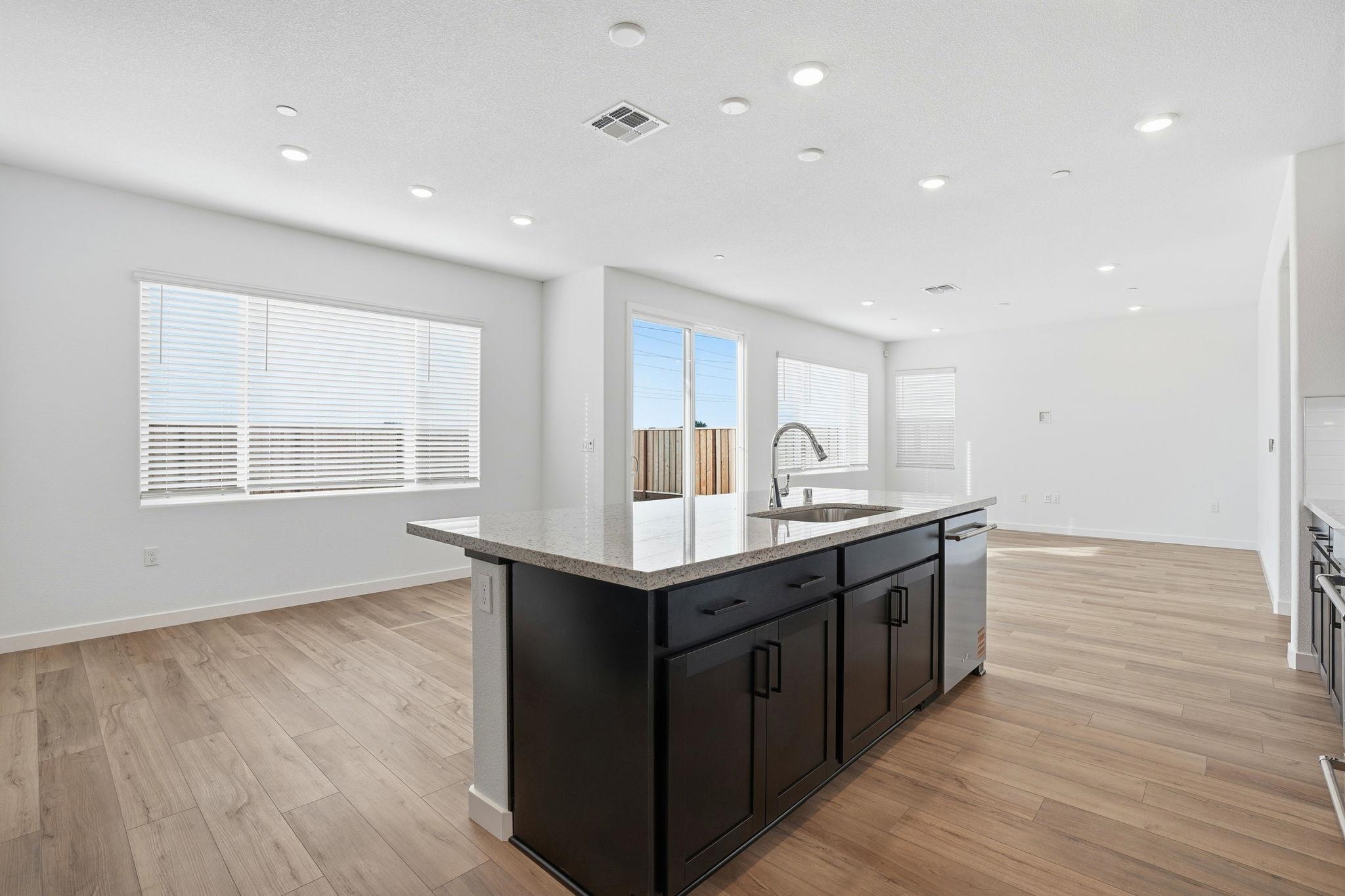 Detail Gallery Image 3 of 12 For 1012 Bluebell Circle, Discovery Bay,  CA 94505 - 5 Beds | 3/1 Baths