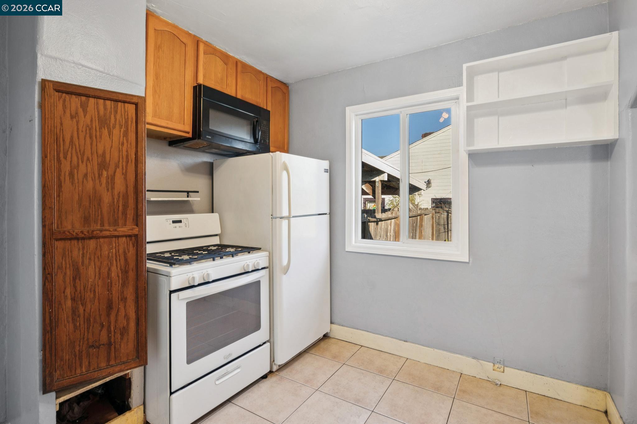 Detail Gallery Image 8 of 43 For 3524 Bissell Ave, Richmond,  CA 94805 - 4 Beds | 2 Baths
