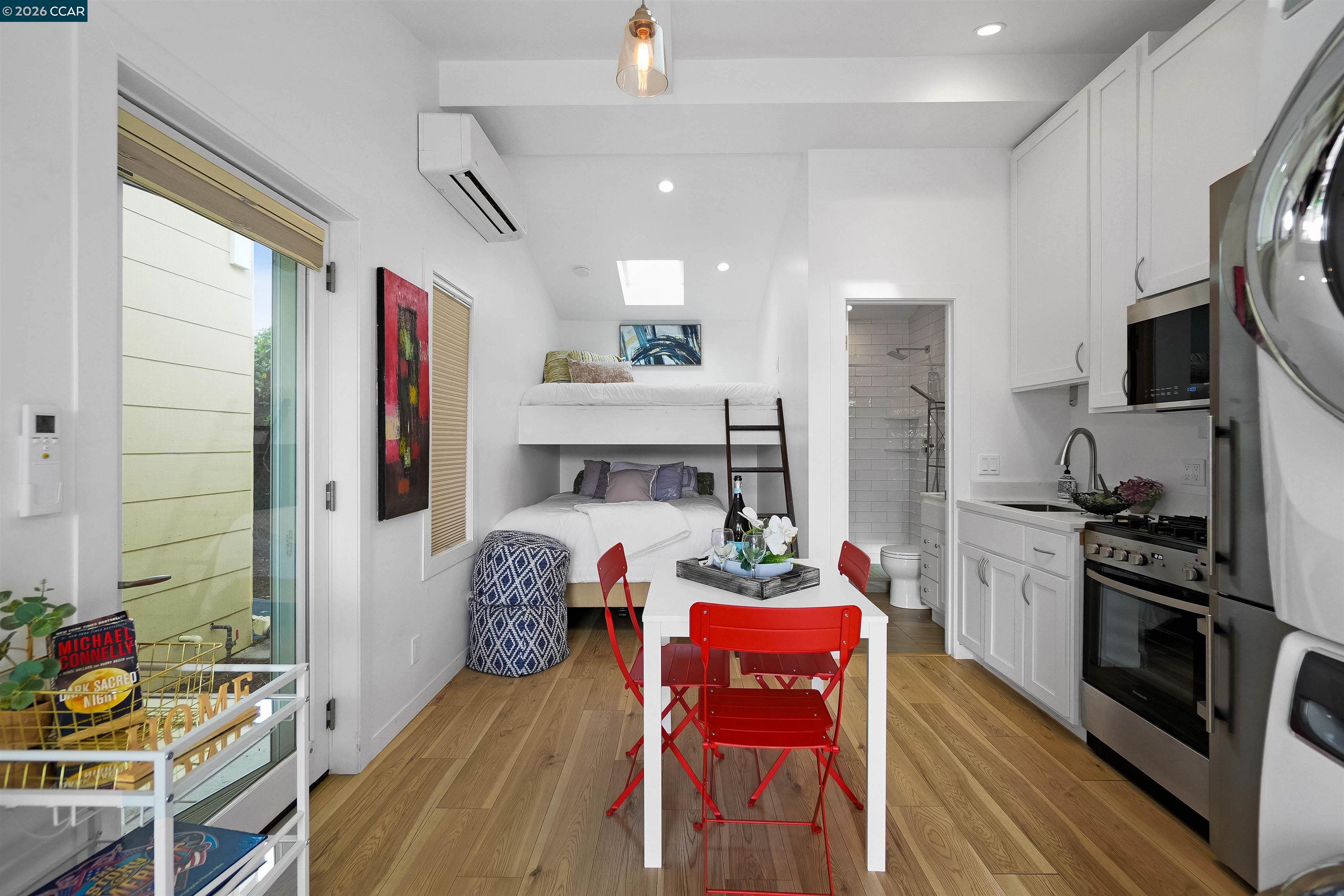 Detail Gallery Image 29 of 37 For 2011 Rosedale Ave, Oakland,  CA 94601 - 3 Beds | 2 Baths