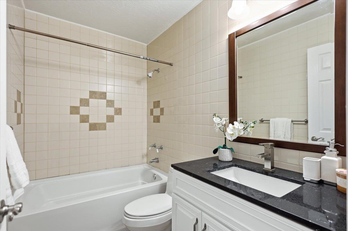 Detail Gallery Image 16 of 35 For 7447 Tamarack Dr, Dublin,  CA 94568 - 4 Beds | 3 Baths