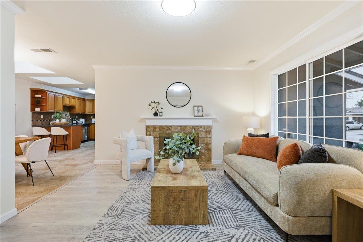 Detail Gallery Image 5 of 35 For 7447 Tamarack Dr, Dublin,  CA 94568 - 4 Beds | 3 Baths