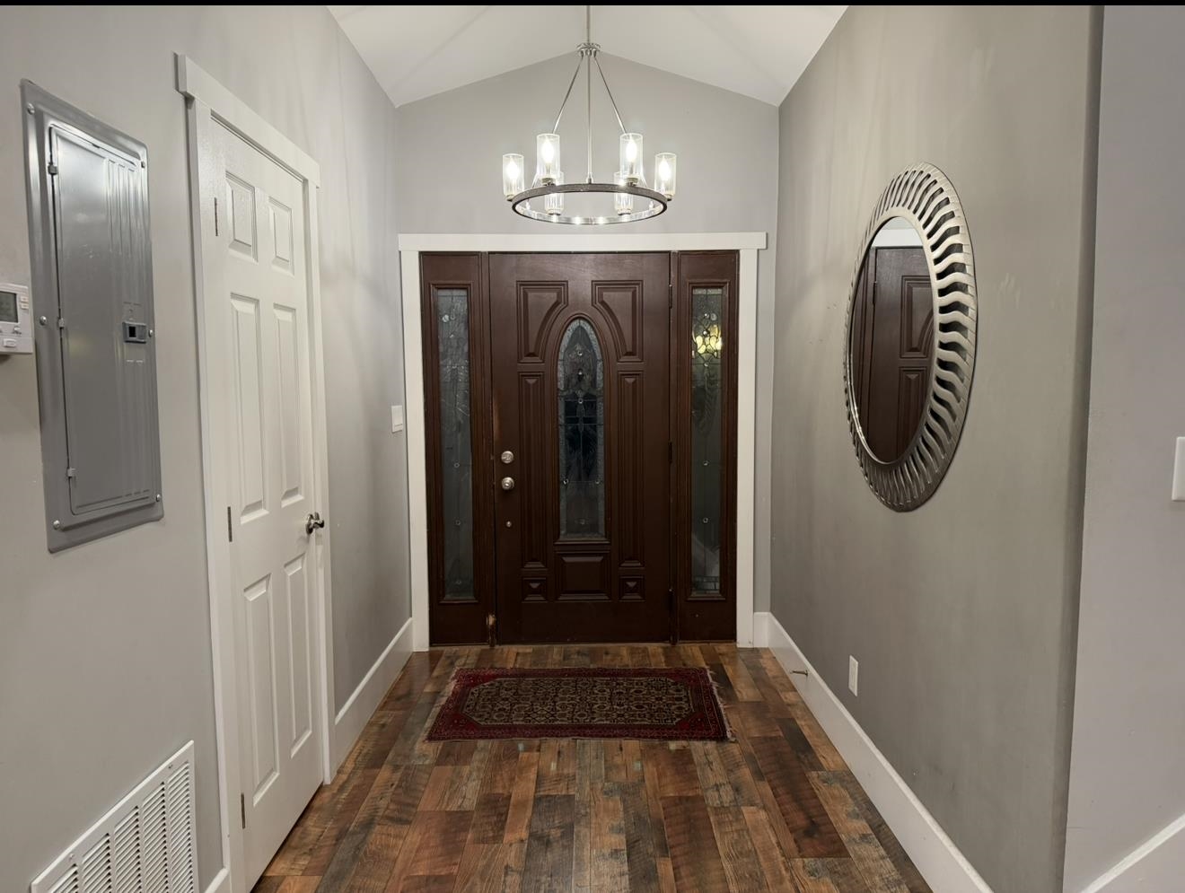 Detail Gallery Image 2 of 14 For 3784 Norris Canyon Rd, San Ramon,  CA 94583 - 4 Beds | 3/1 Baths