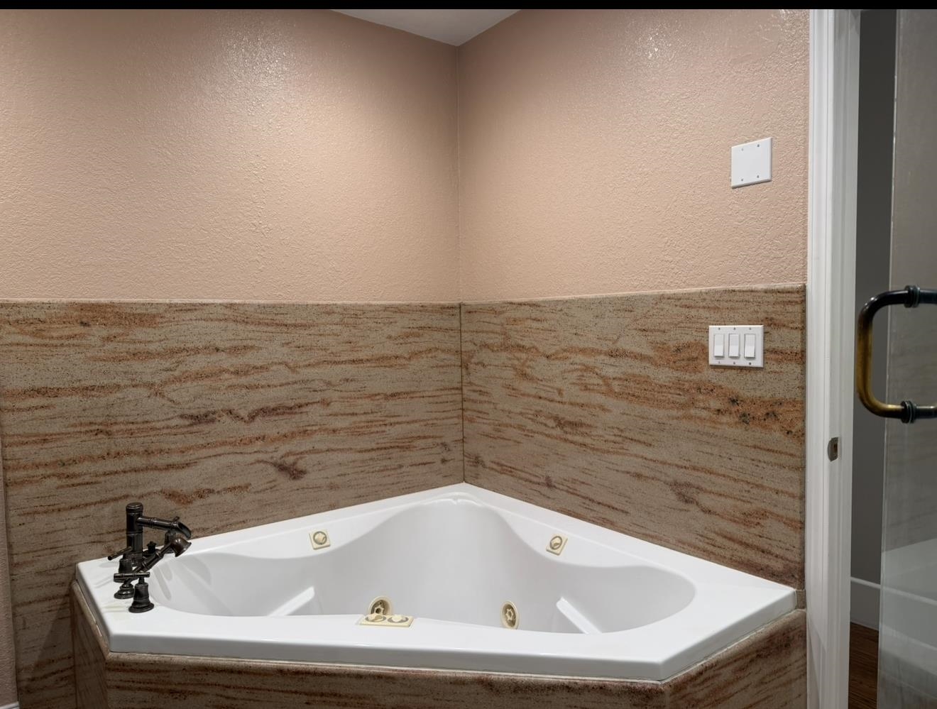 Detail Gallery Image 12 of 14 For 3784 Norris Canyon Rd, San Ramon,  CA 94583 - 4 Beds | 3/1 Baths