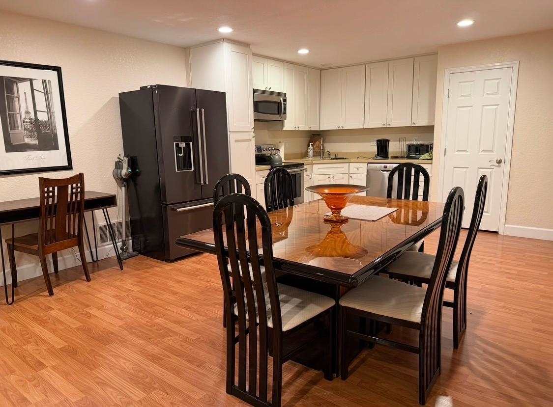 Detail Gallery Image 3 of 11 For 3784 Norris Canyon Rd a,  San Ramon,  CA 94583 - 2 Beds | 1 Baths