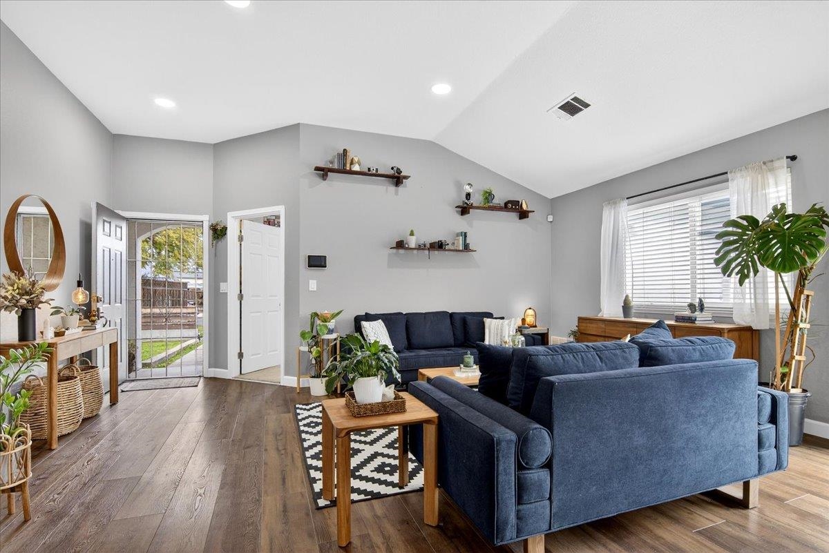 Detail Gallery Image 8 of 41 For 1781 Chandon Way, Oakley,  CA 94561 - 3 Beds | 2 Baths