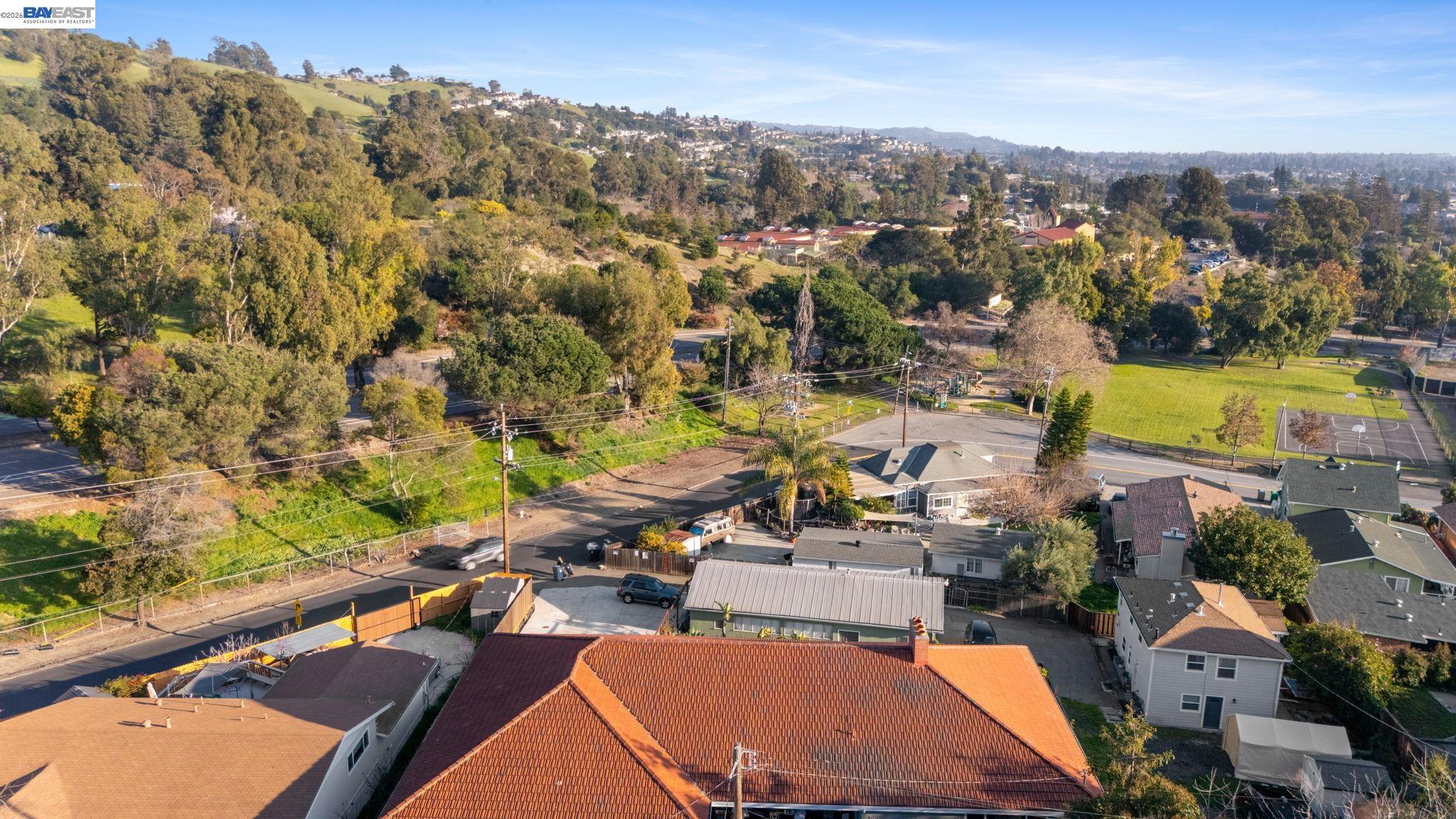 Detail Gallery Image 4 of 41 For 2245 Sol St, Castro Valley,  CA 94578 - 5 Beds | 3 Baths