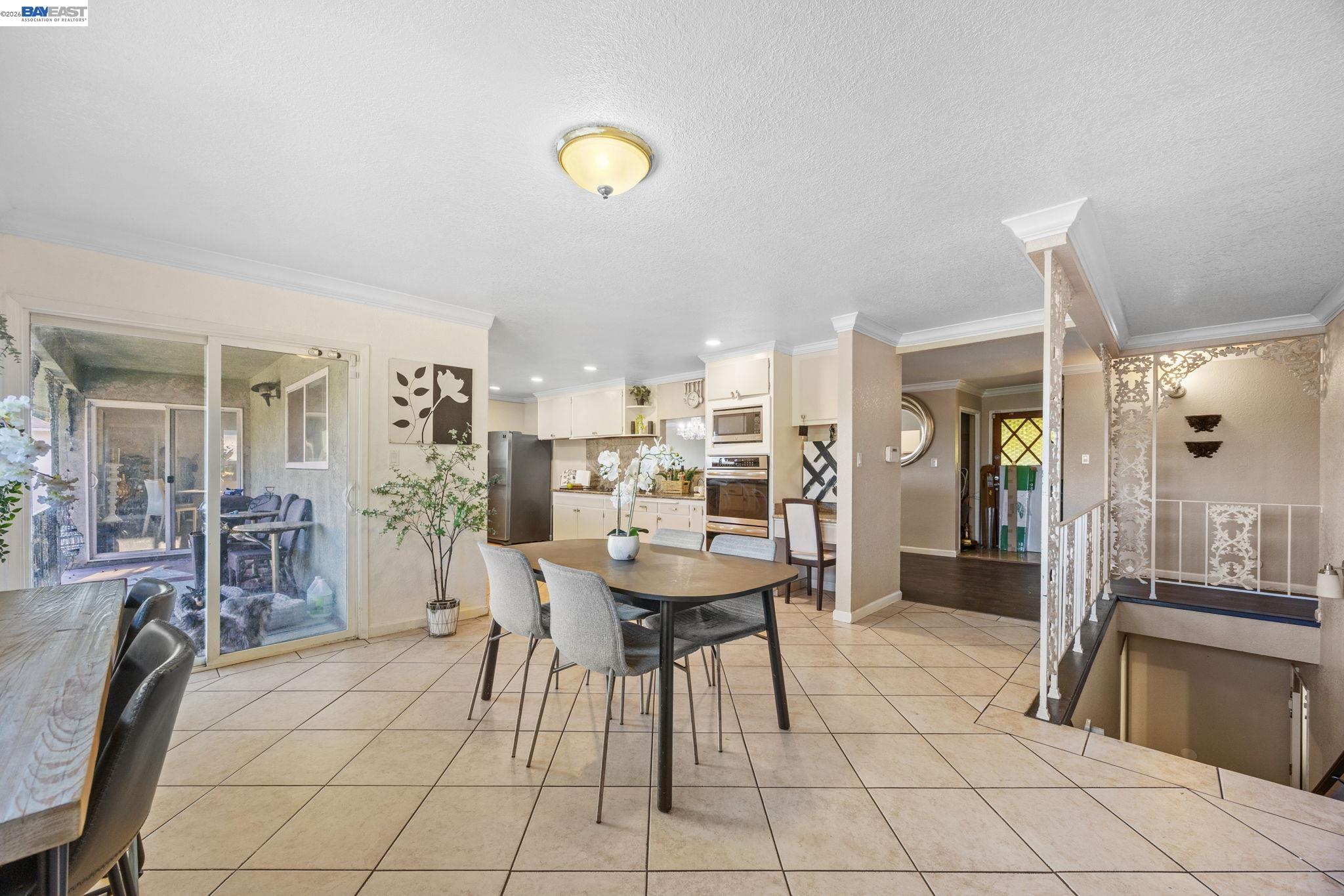 Detail Gallery Image 35 of 41 For 2245 Sol St, Castro Valley,  CA 94578 - 5 Beds | 3 Baths