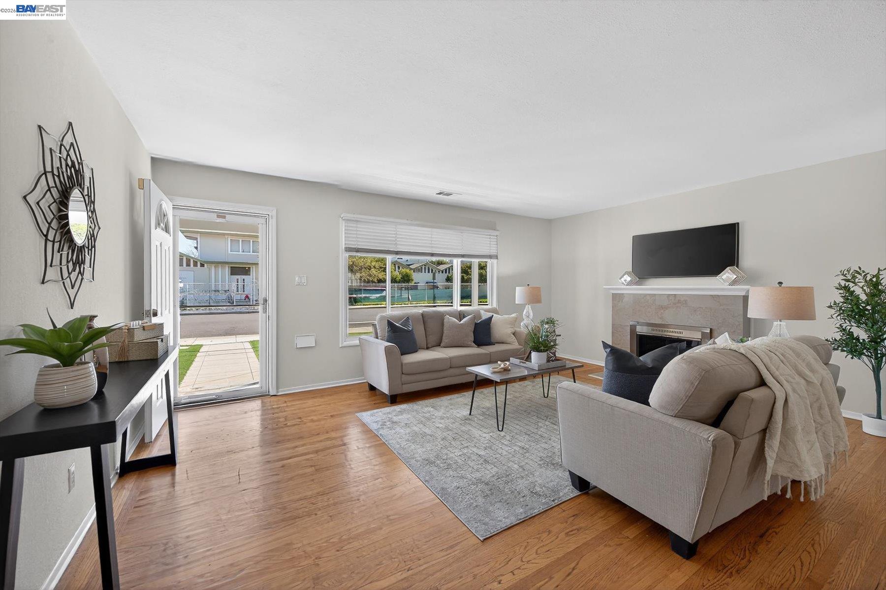 Detail Gallery Image 3 of 30 For 843 Jensen St, Livermore,  CA 94550 - 4 Beds | 2 Baths