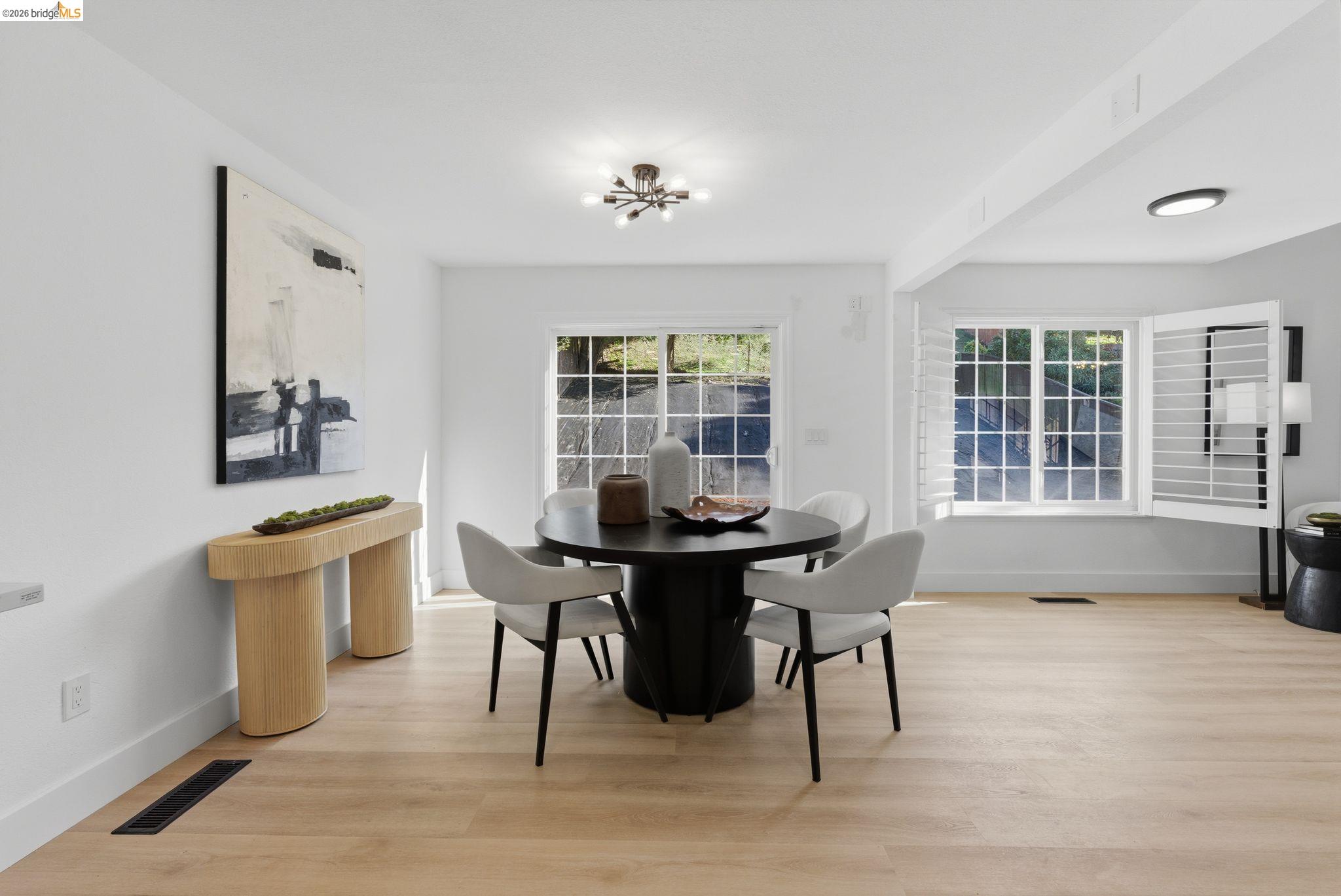 Detail Gallery Image 12 of 57 For 3178 Larchmont Ln, San Pablo,  CA 94806 - 3 Beds | 2/1 Baths