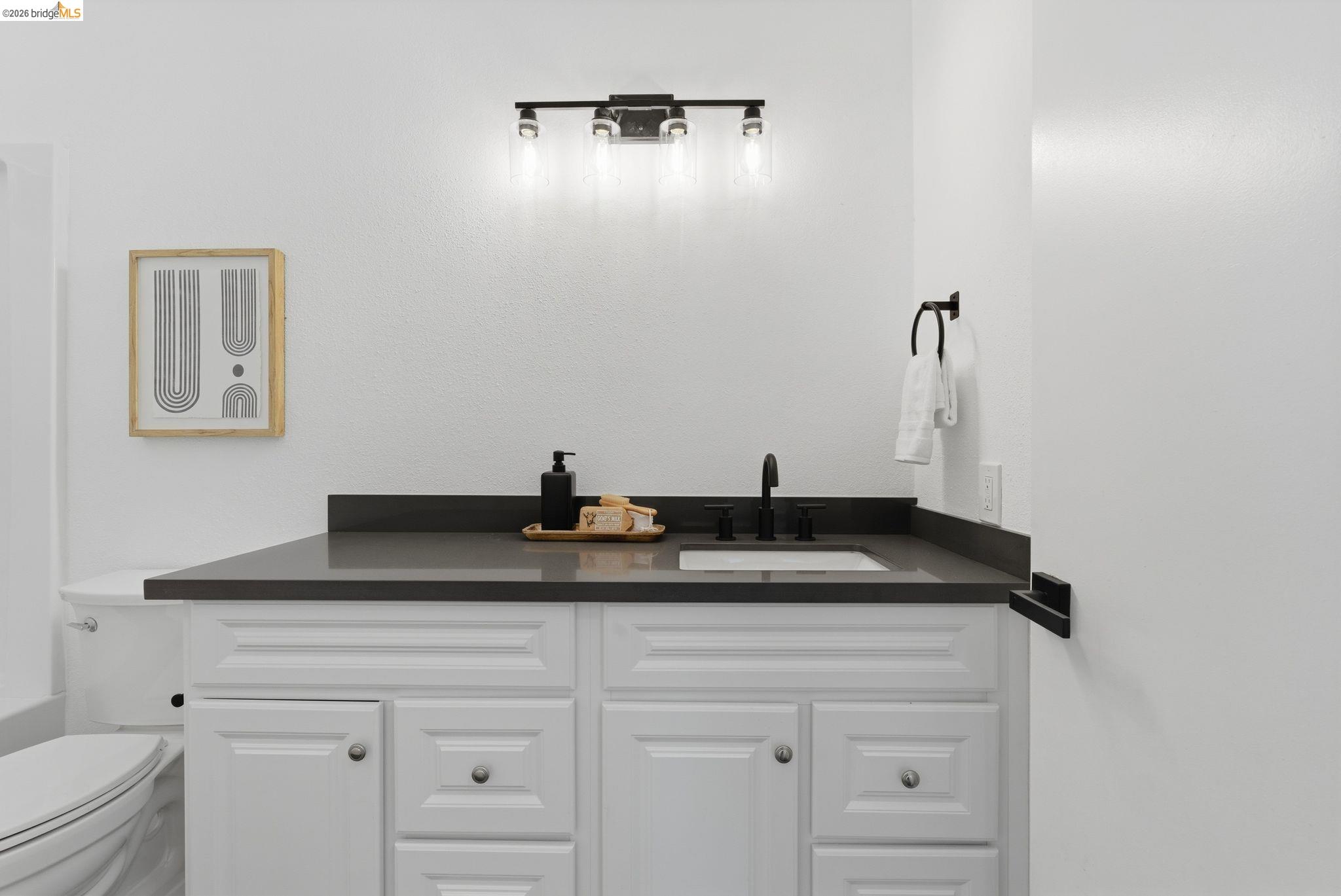 Detail Gallery Image 39 of 57 For 3178 Larchmont Ln, San Pablo,  CA 94806 - 3 Beds | 2/1 Baths