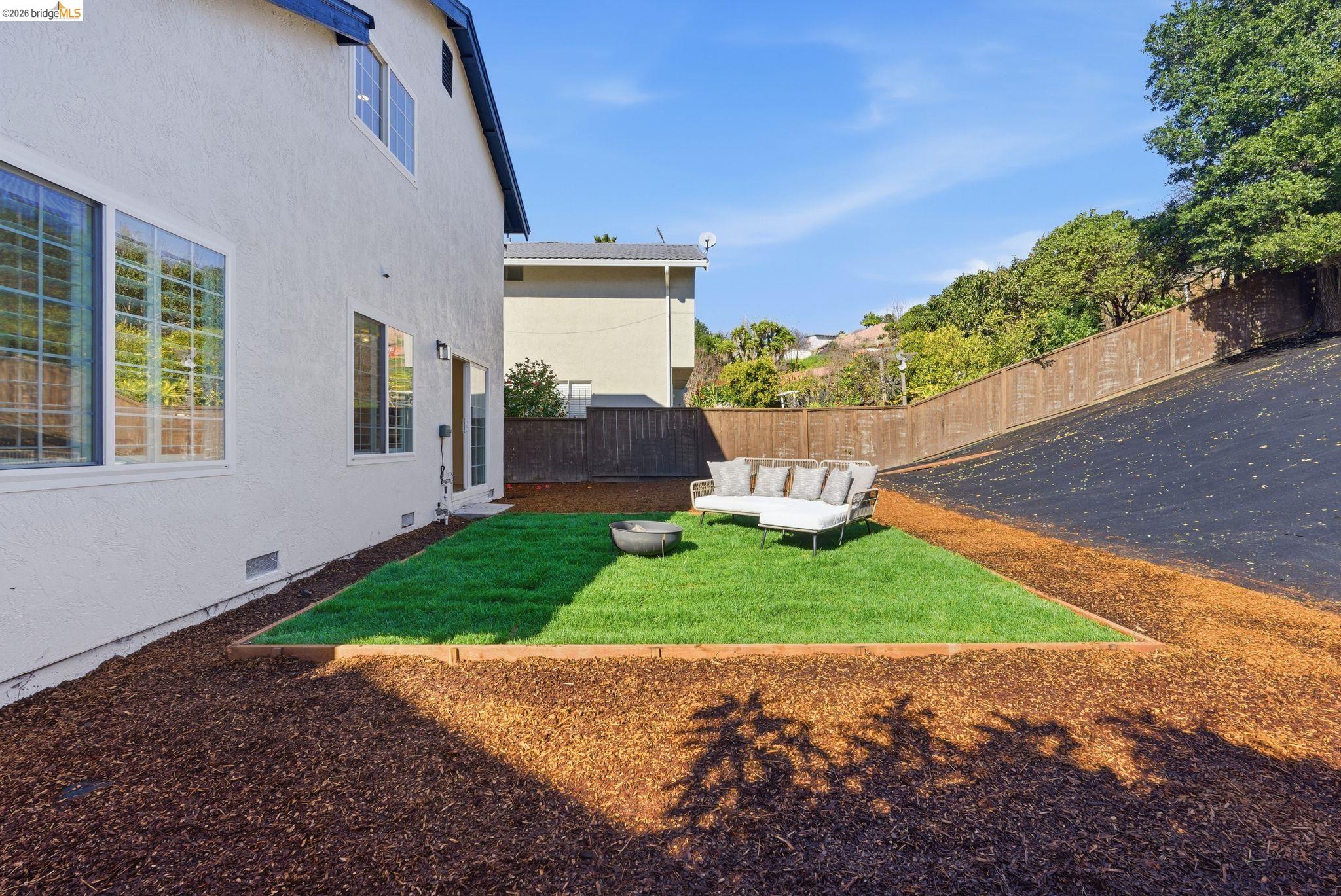 Detail Gallery Image 44 of 57 For 3178 Larchmont Ln, San Pablo,  CA 94806 - 3 Beds | 2/1 Baths