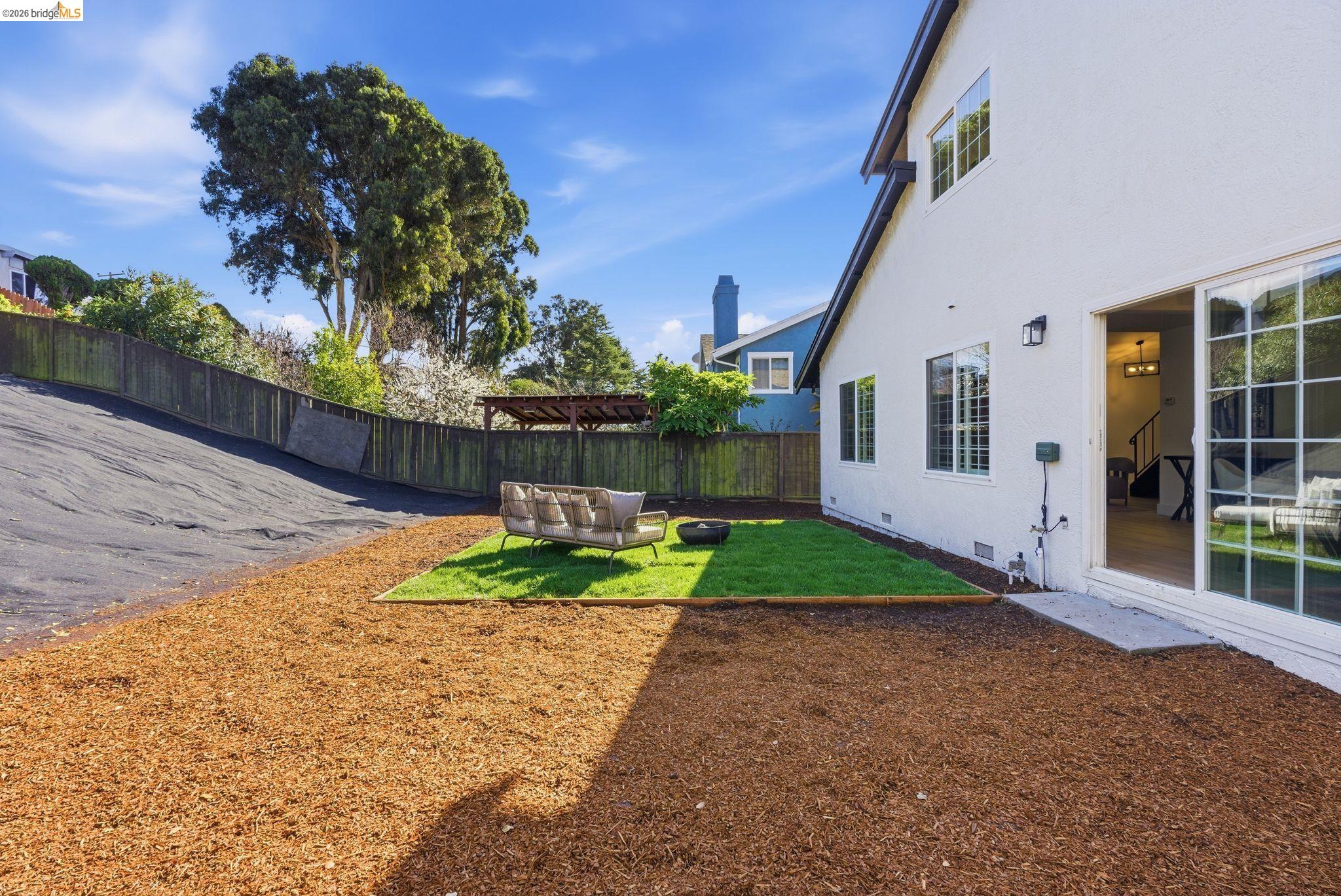 Detail Gallery Image 45 of 57 For 3178 Larchmont Ln, San Pablo,  CA 94806 - 3 Beds | 2/1 Baths