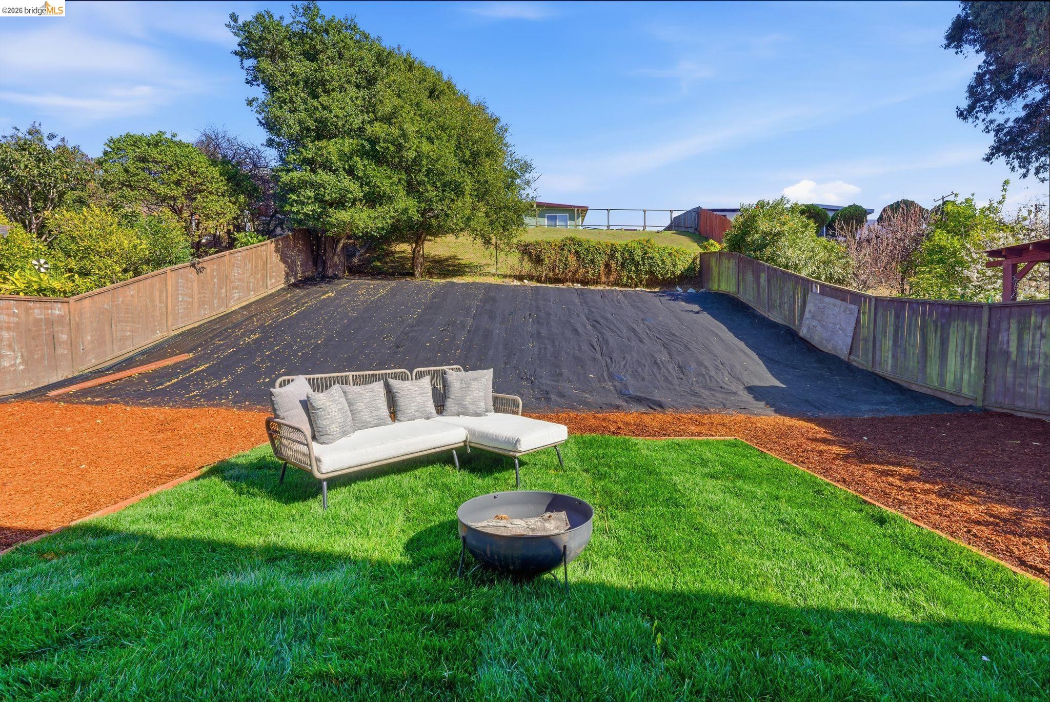 Detail Gallery Image 47 of 57 For 3178 Larchmont Ln, San Pablo,  CA 94806 - 3 Beds | 2/1 Baths