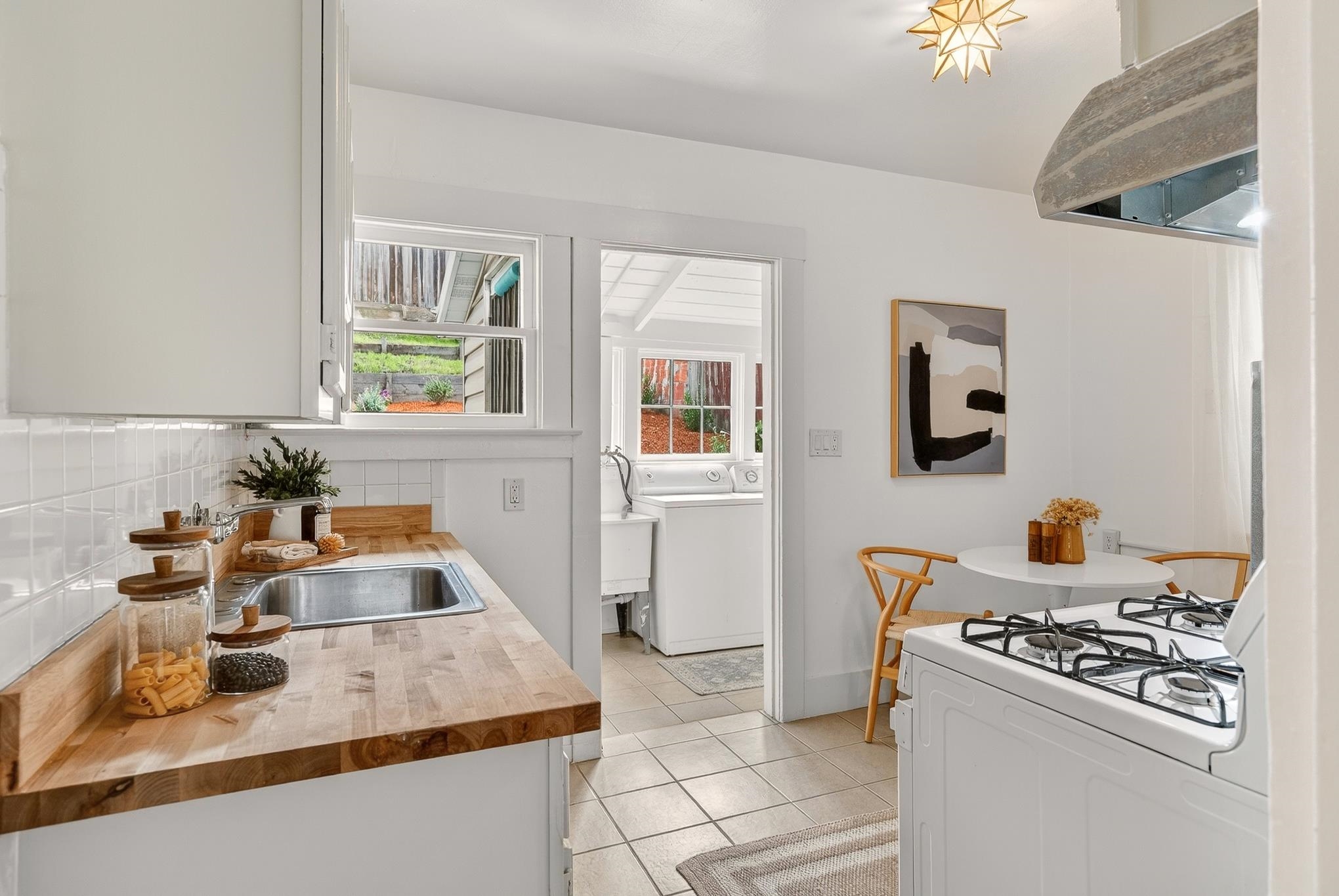 Detail Gallery Image 18 of 43 For 3006 14th Ave, Oakland,  CA 94602 - 2 Beds | 1 Baths