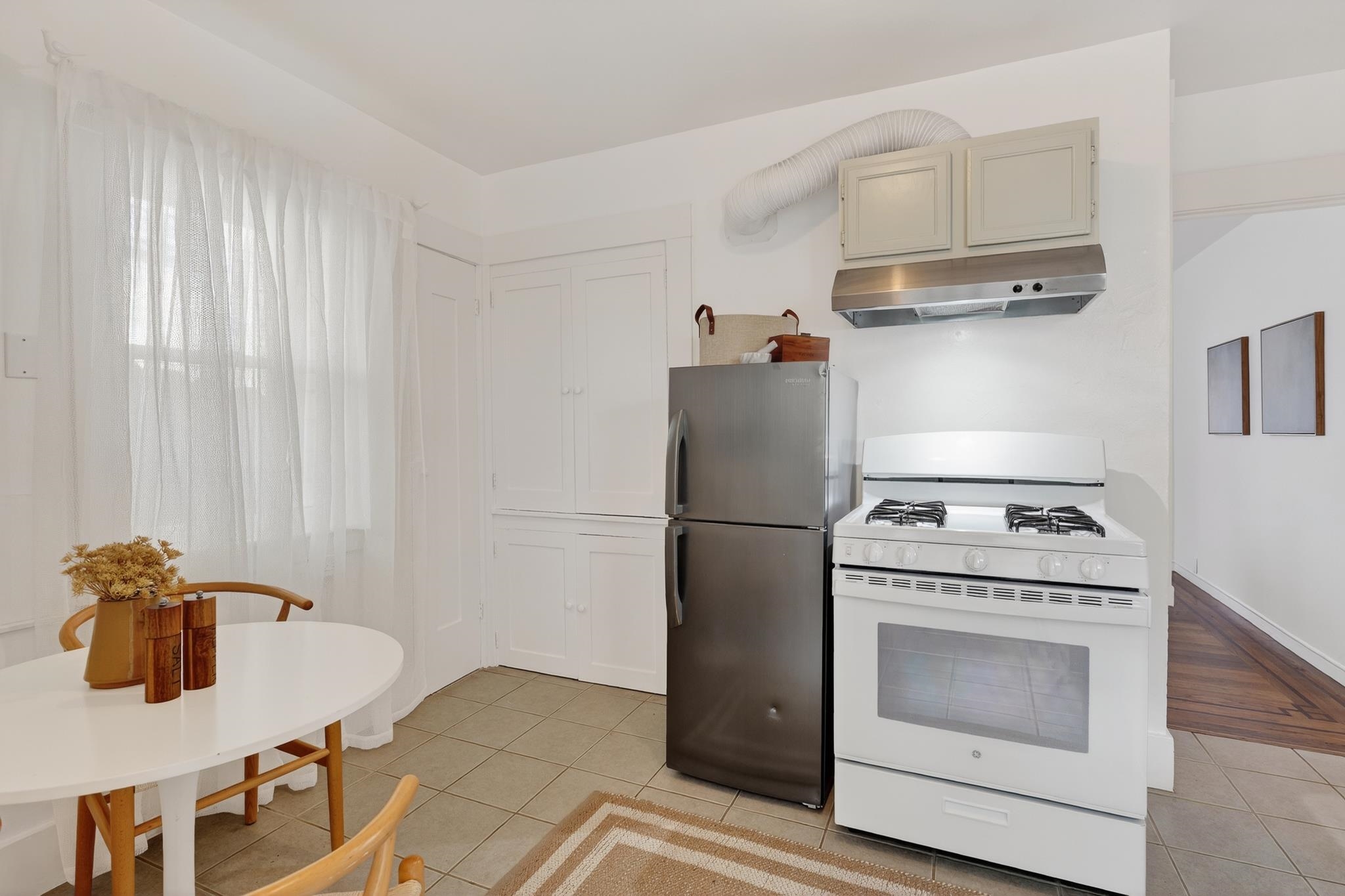 Detail Gallery Image 21 of 43 For 3006 14th Ave, Oakland,  CA 94602 - 2 Beds | 1 Baths